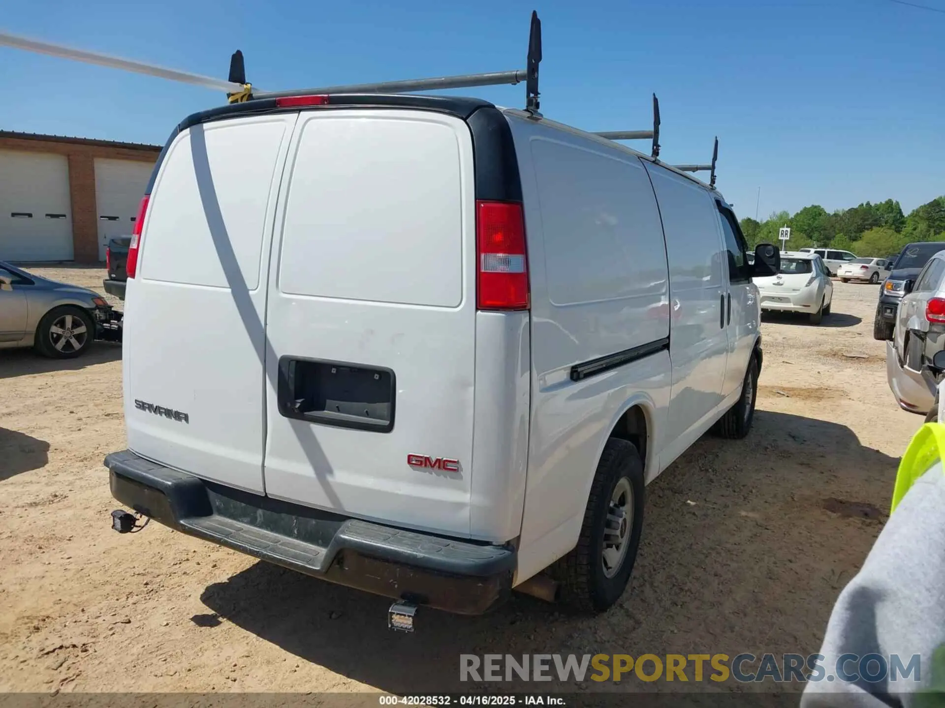 4 Фотография поврежденного автомобиля 1GTW7AFP6K1250968 GMC SAVANA 2500 2019