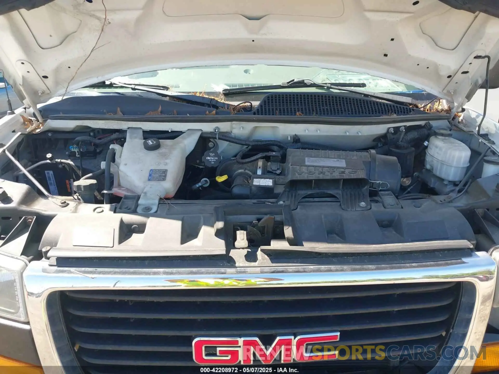 10 Photograph of a damaged car 1GTW7AFG2L1183562 GMC SAVANA CARGO 2020