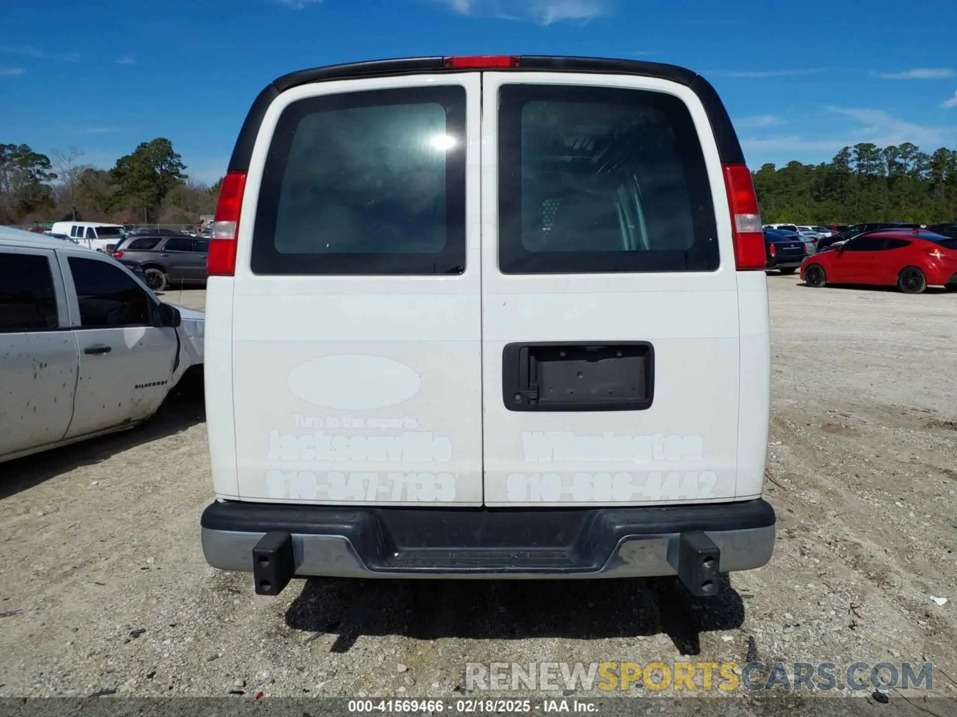 16 Фотография поврежденного автомобиля 1GTW7AFG8L1198129 GMC SAVANA CARGO 2020