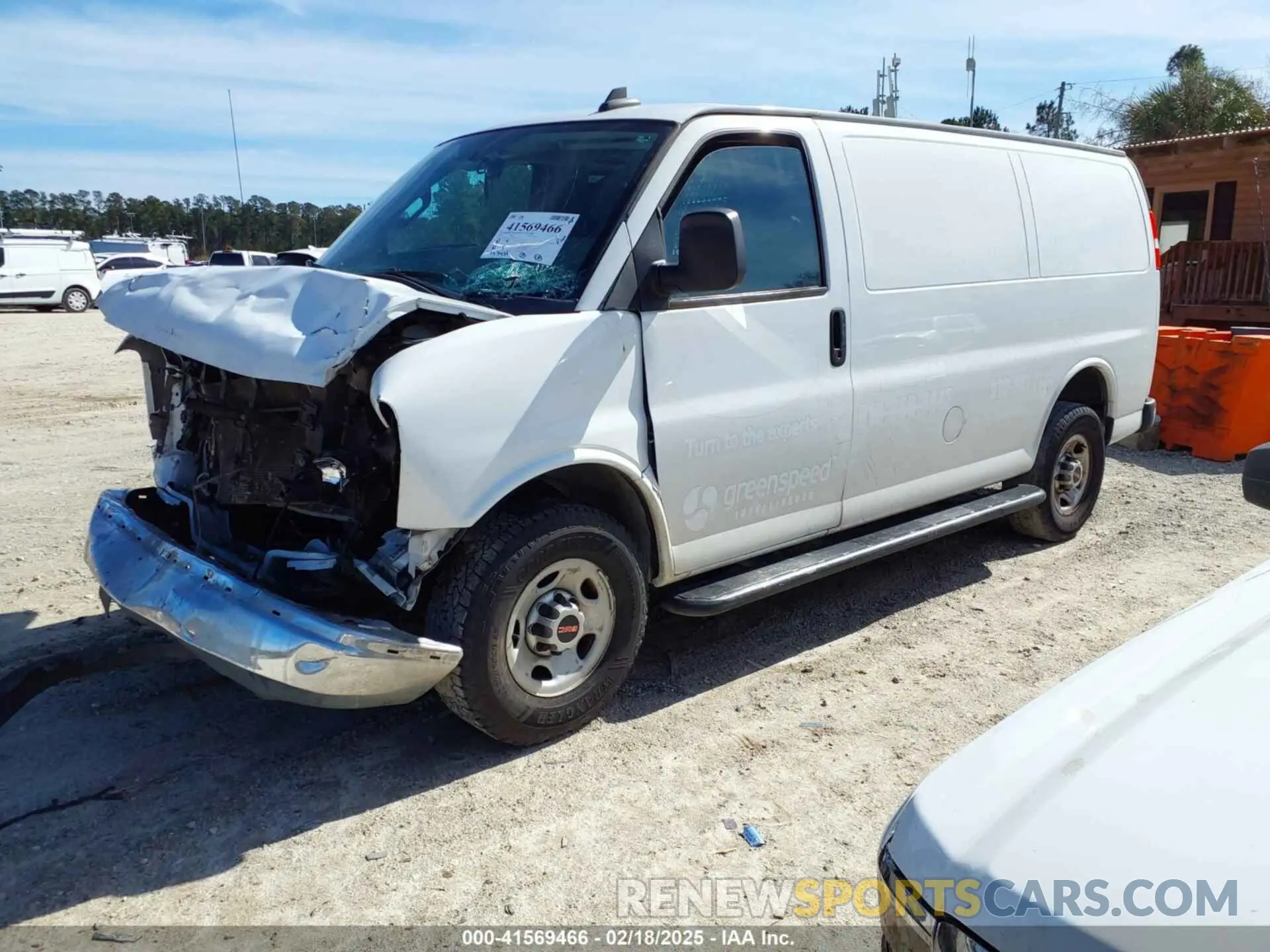 2 Фотография поврежденного автомобиля 1GTW7AFG8L1198129 GMC SAVANA CARGO 2020
