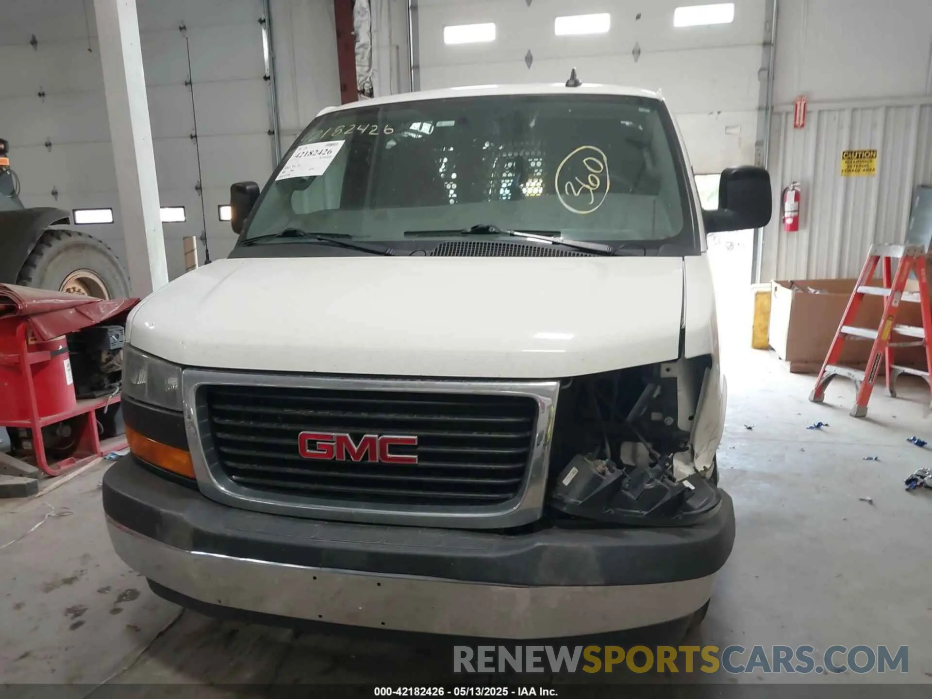 12 Фотография поврежденного автомобиля 1GTW7AFG9L1222194 GMC SAVANA CARGO 2020