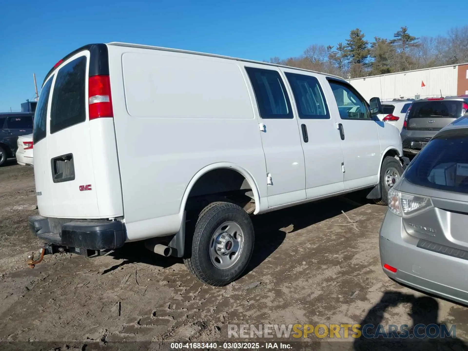 4 Фотография поврежденного автомобиля 1GTW7AFP0N1269830 GMC SAVANA CARGO 2022