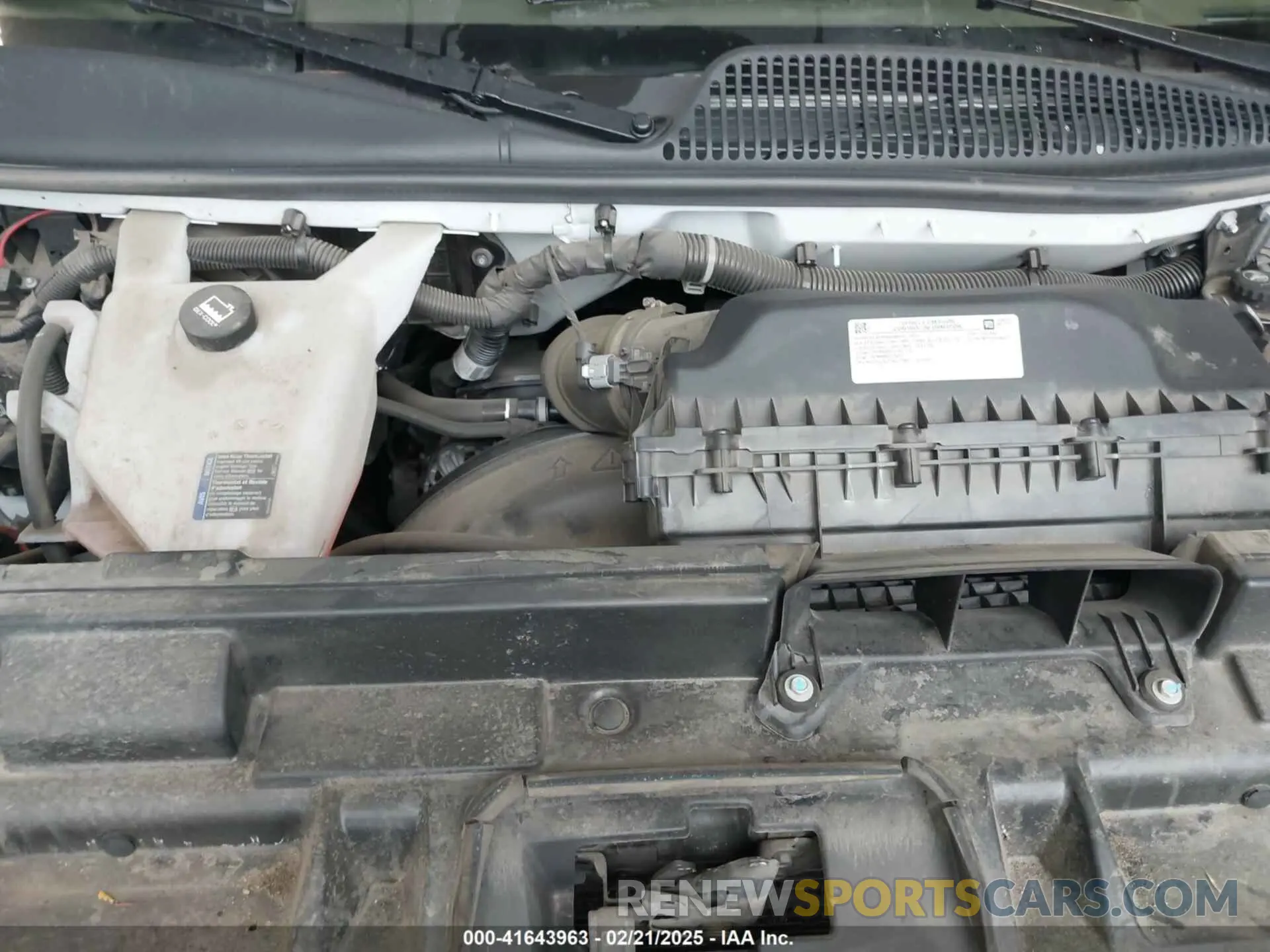 10 Фотография поврежденного автомобиля 1GTW7AFP1P1106073 GMC SAVANA CARGO 2023