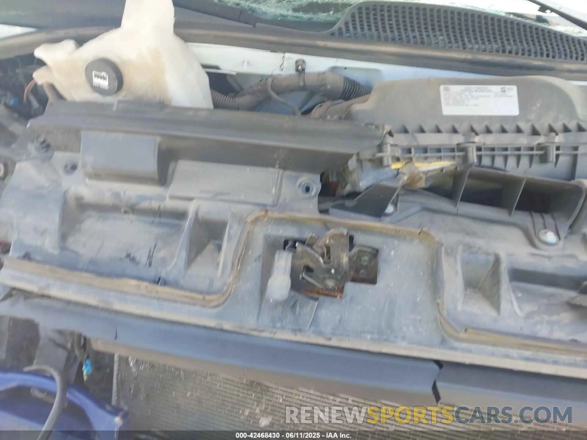 10 Photograph of a damaged car 1GTW7AFP2P1105188 GMC SAVANA CARGO 2023