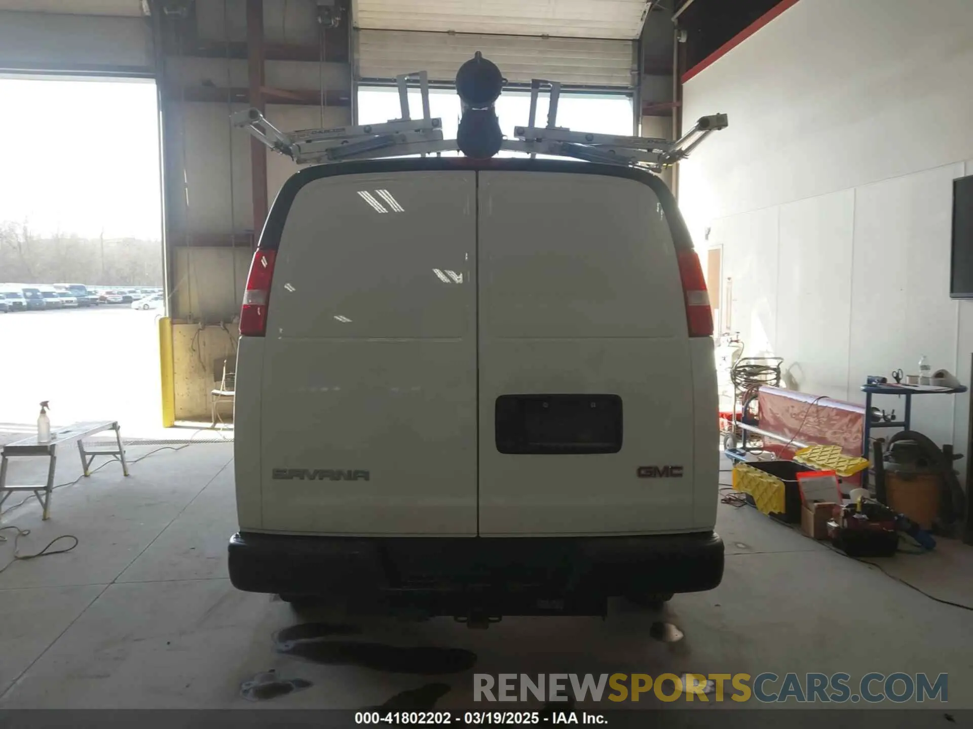 16 Photograph of a damaged car 1GTW7AFP2P1120306 GMC SAVANA CARGO 2023