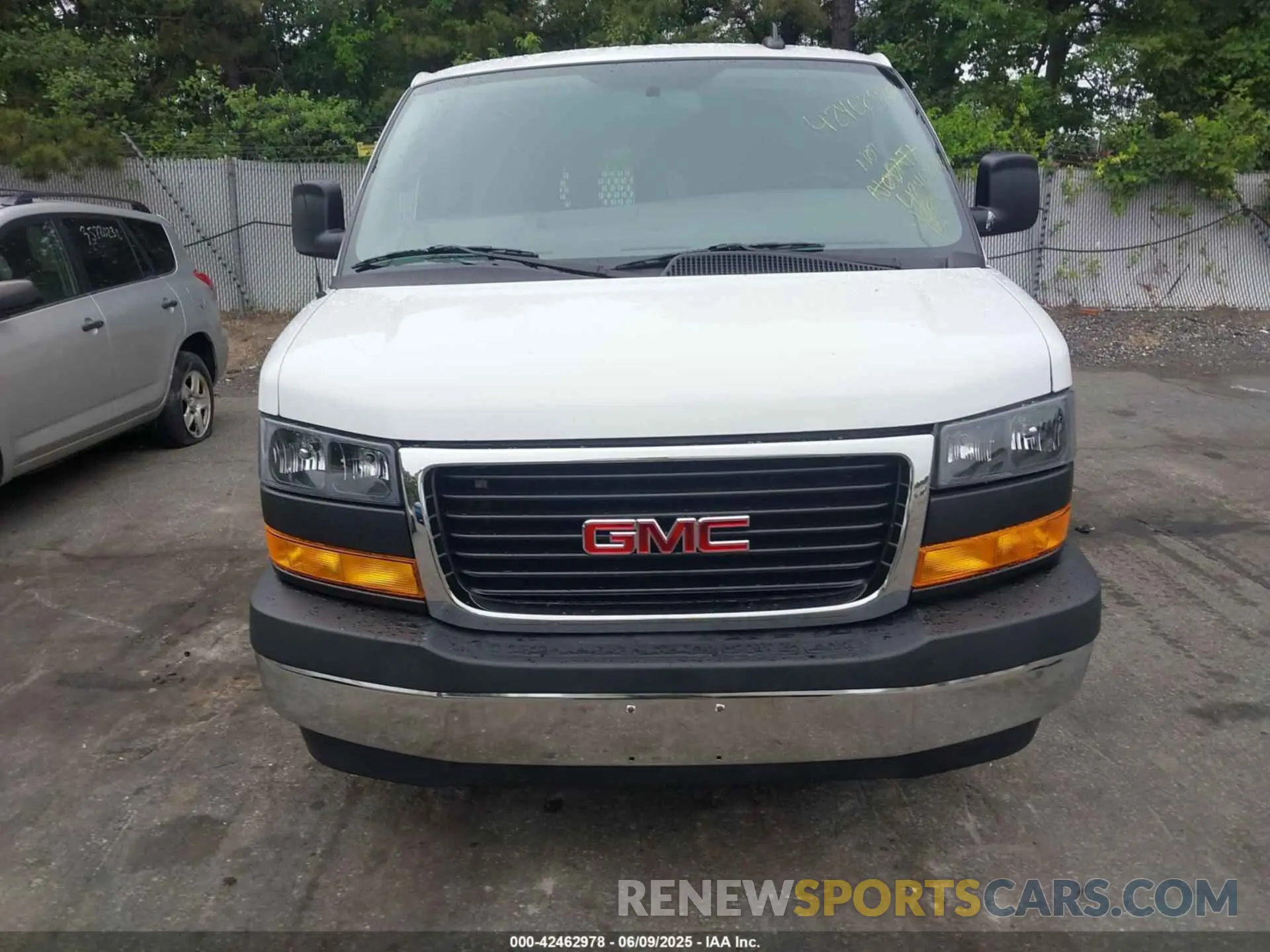 12 Photograph of a damaged car 1GTW7AFP8R1181159 GMC SAVANA CARGO 2024