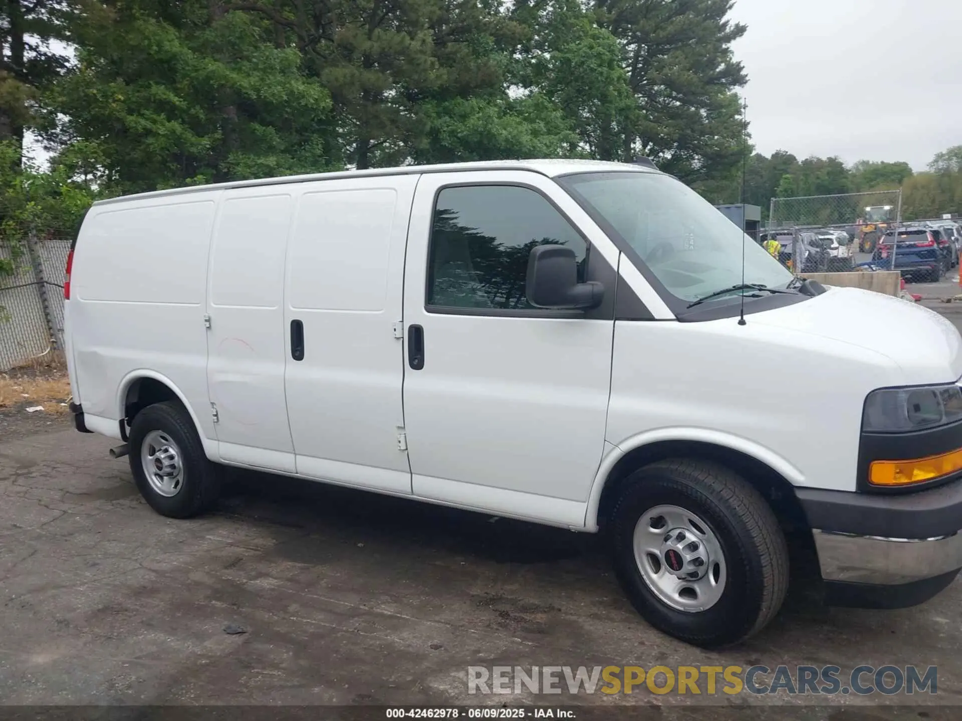 13 Photograph of a damaged car 1GTW7AFP8R1181159 GMC SAVANA CARGO 2024