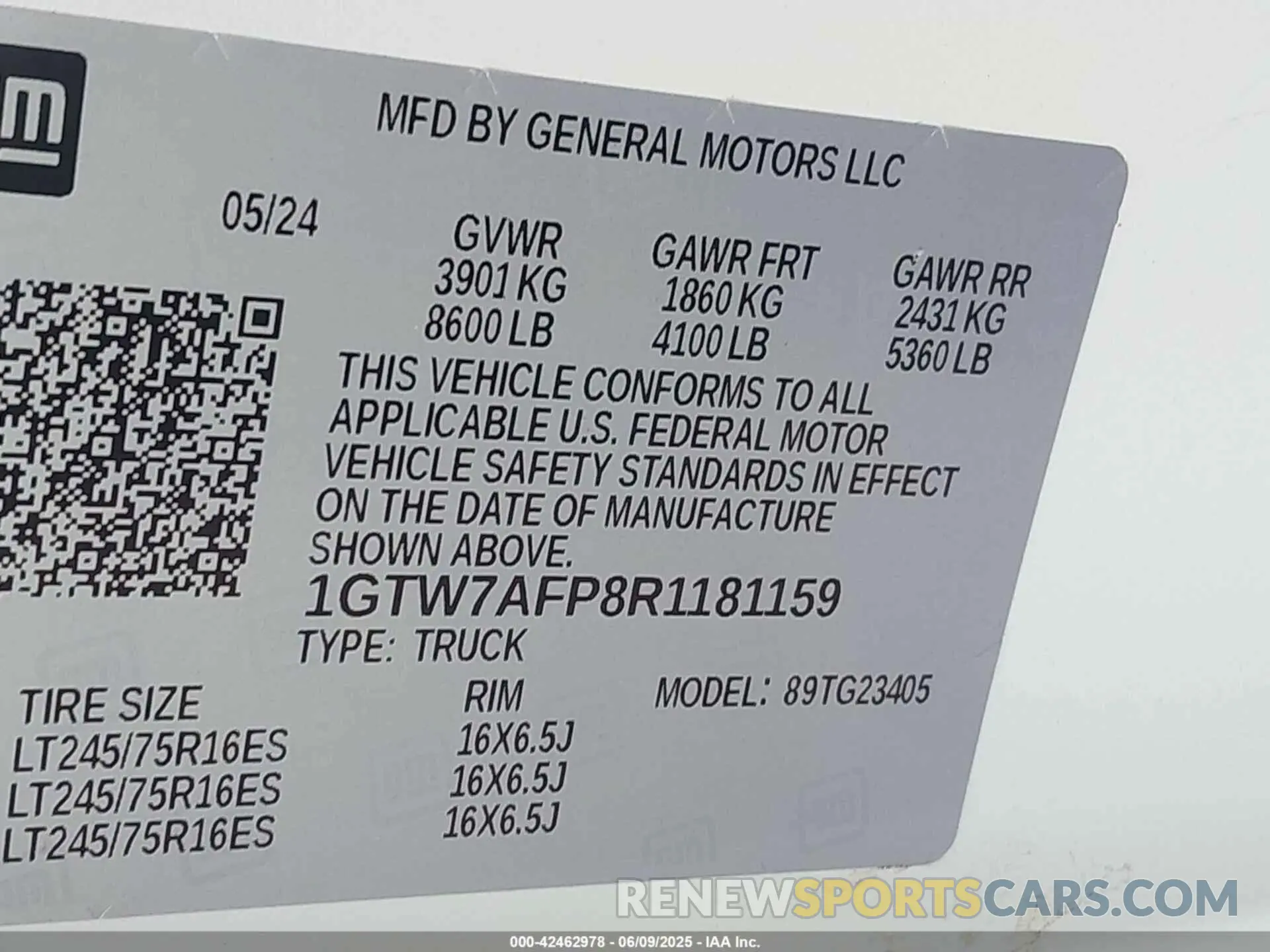 9 Photograph of a damaged car 1GTW7AFP8R1181159 GMC SAVANA CARGO 2024