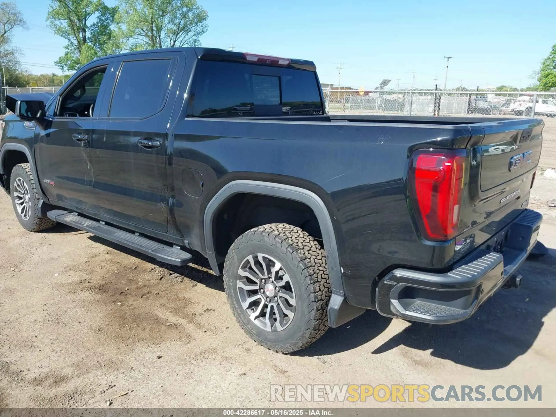 3 Photograph of a damaged car 1GTP9EEL1KZ232898 GMC SIERRA 1500 2019