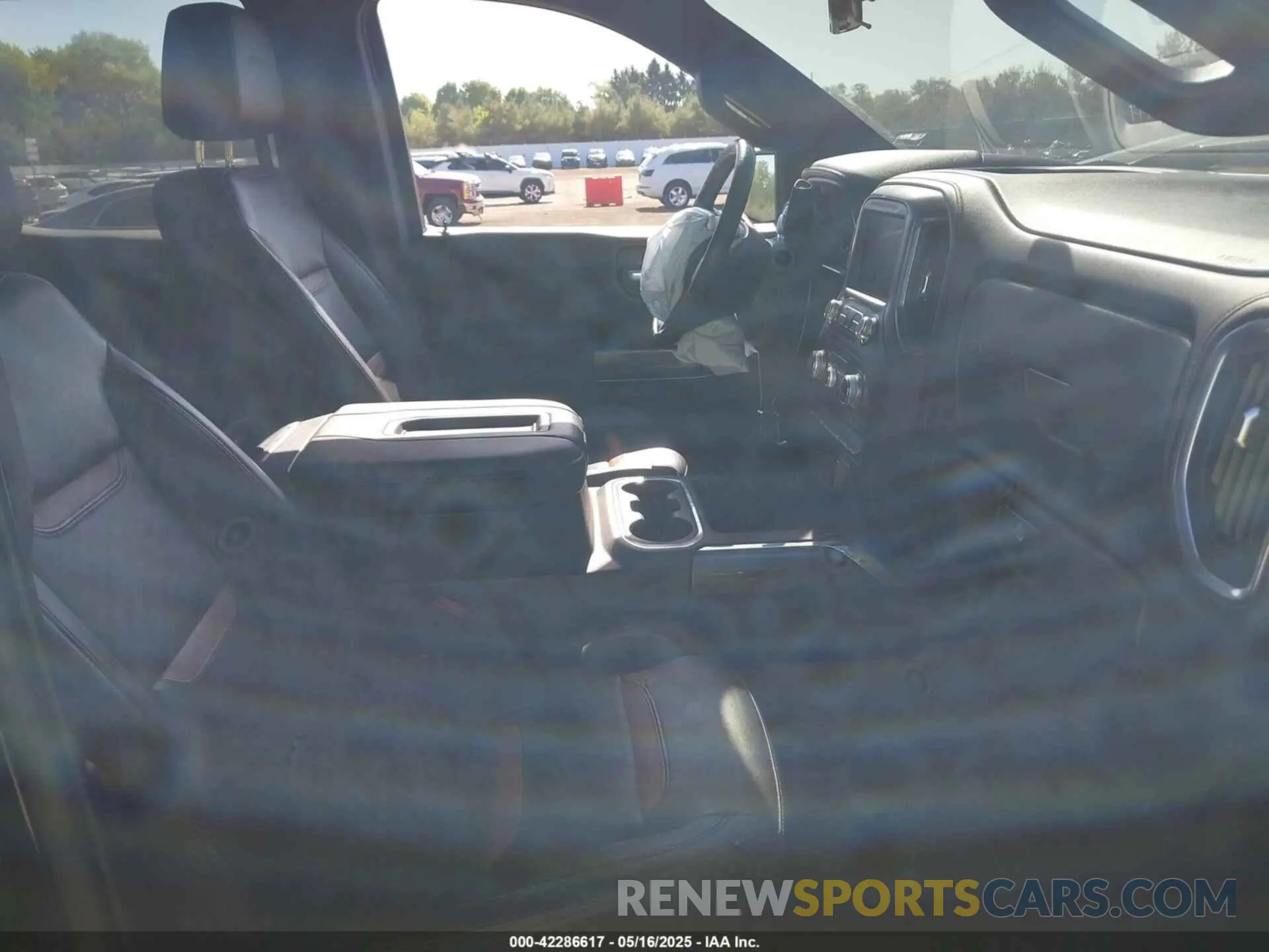 5 Photograph of a damaged car 1GTP9EEL1KZ232898 GMC SIERRA 1500 2019