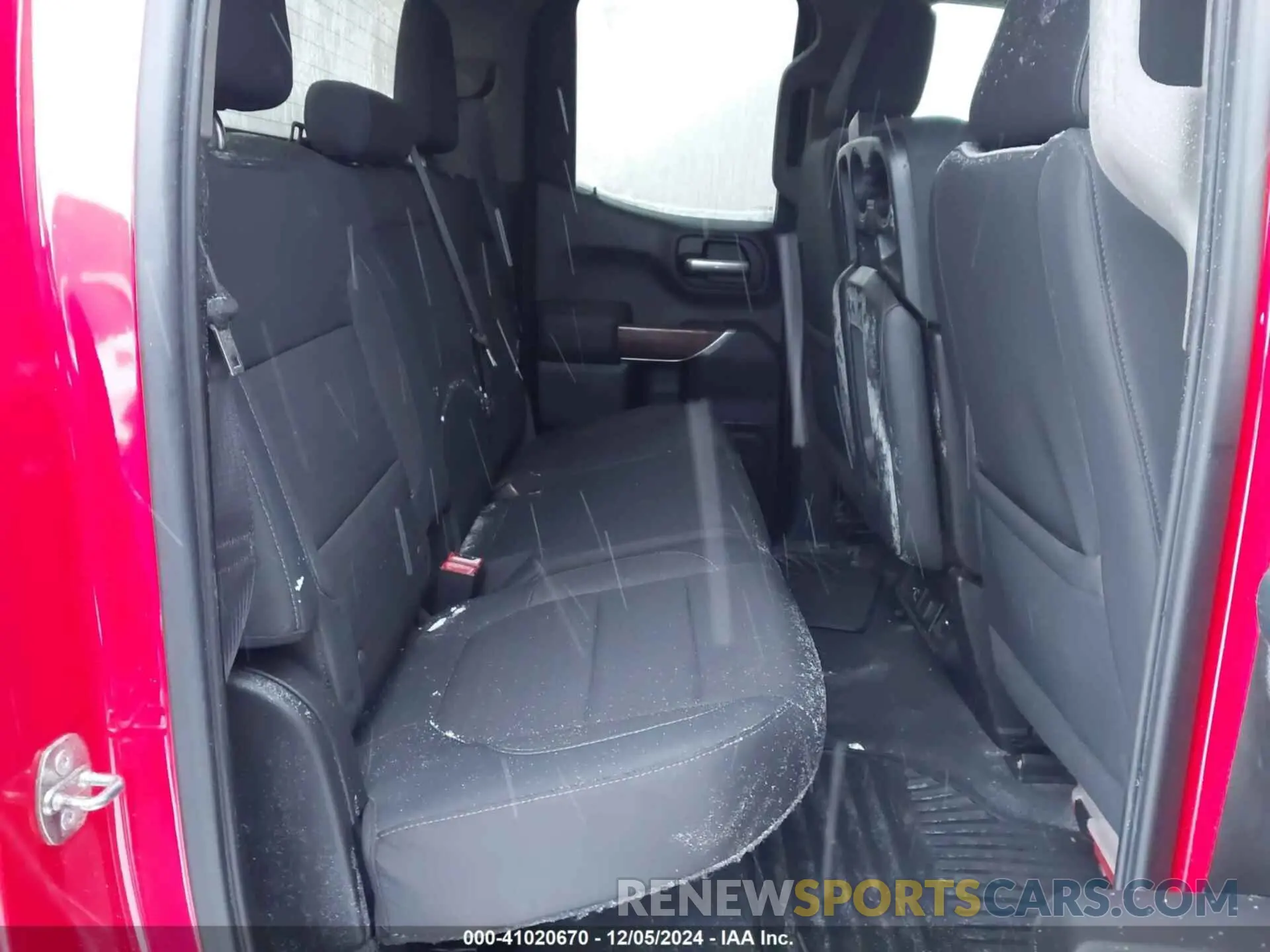 8 Photograph of a damaged car 1GTR9BEK5KZ399604 GMC SIERRA 1500 2019