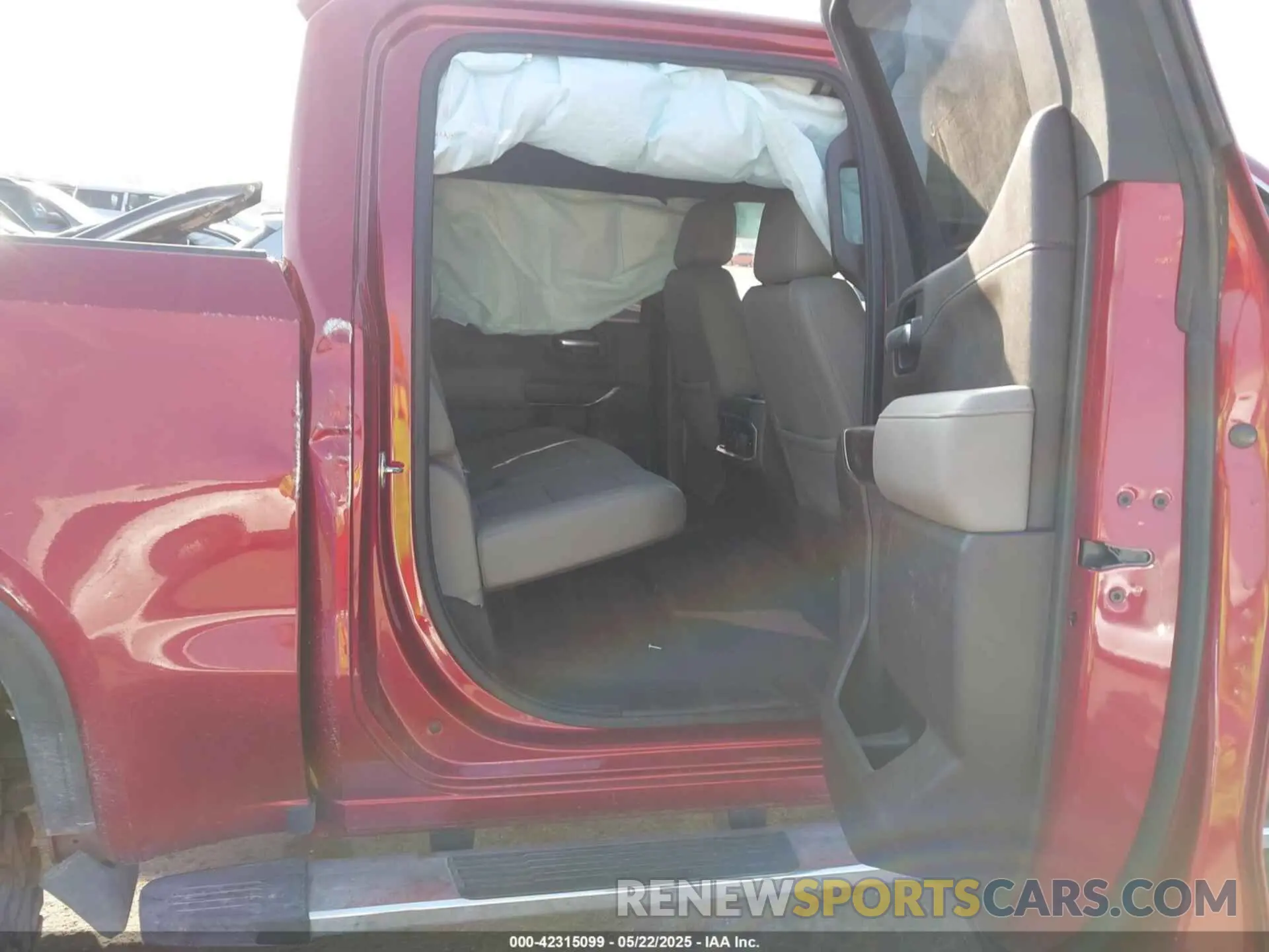 8 Photograph of a damaged car 1GTU9DED2KZ210981 GMC SIERRA 1500 2019