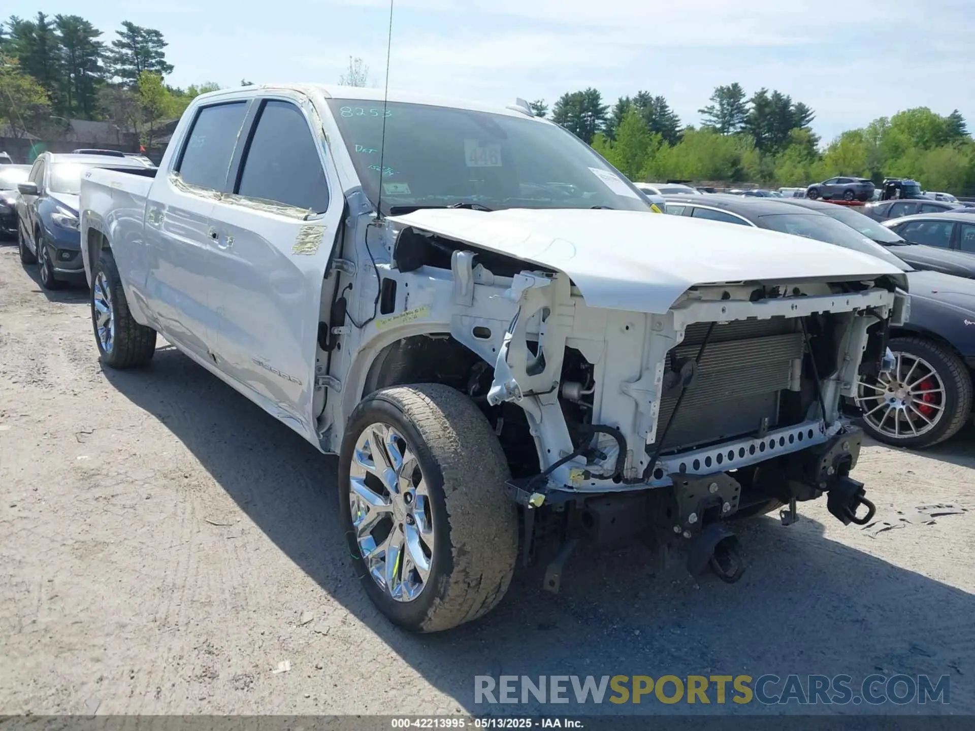 1 Photograph of a damaged car 1GTU9DEL9KZ318666 GMC SIERRA 1500 2019