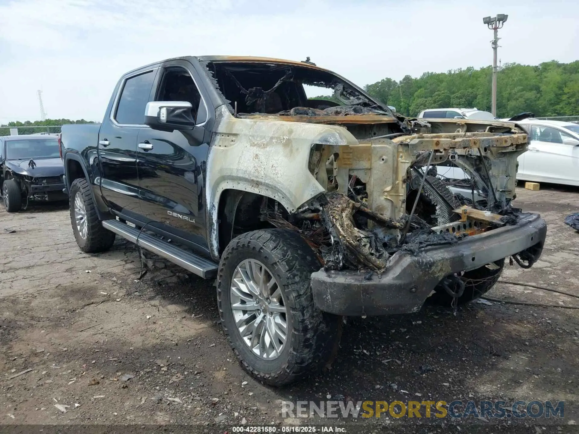 1 Photograph of a damaged car 1GTU9FEL1KZ220193 GMC SIERRA 1500 2019