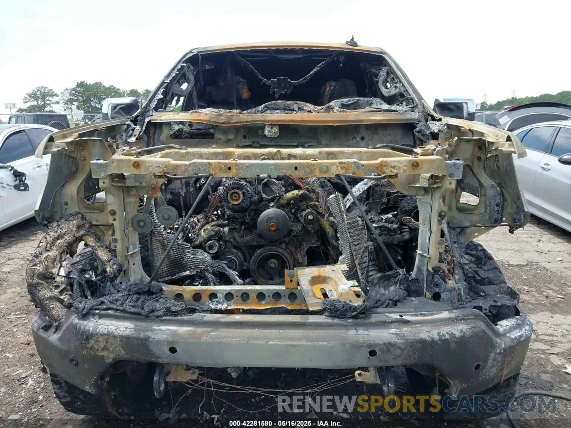 6 Photograph of a damaged car 1GTU9FEL1KZ220193 GMC SIERRA 1500 2019