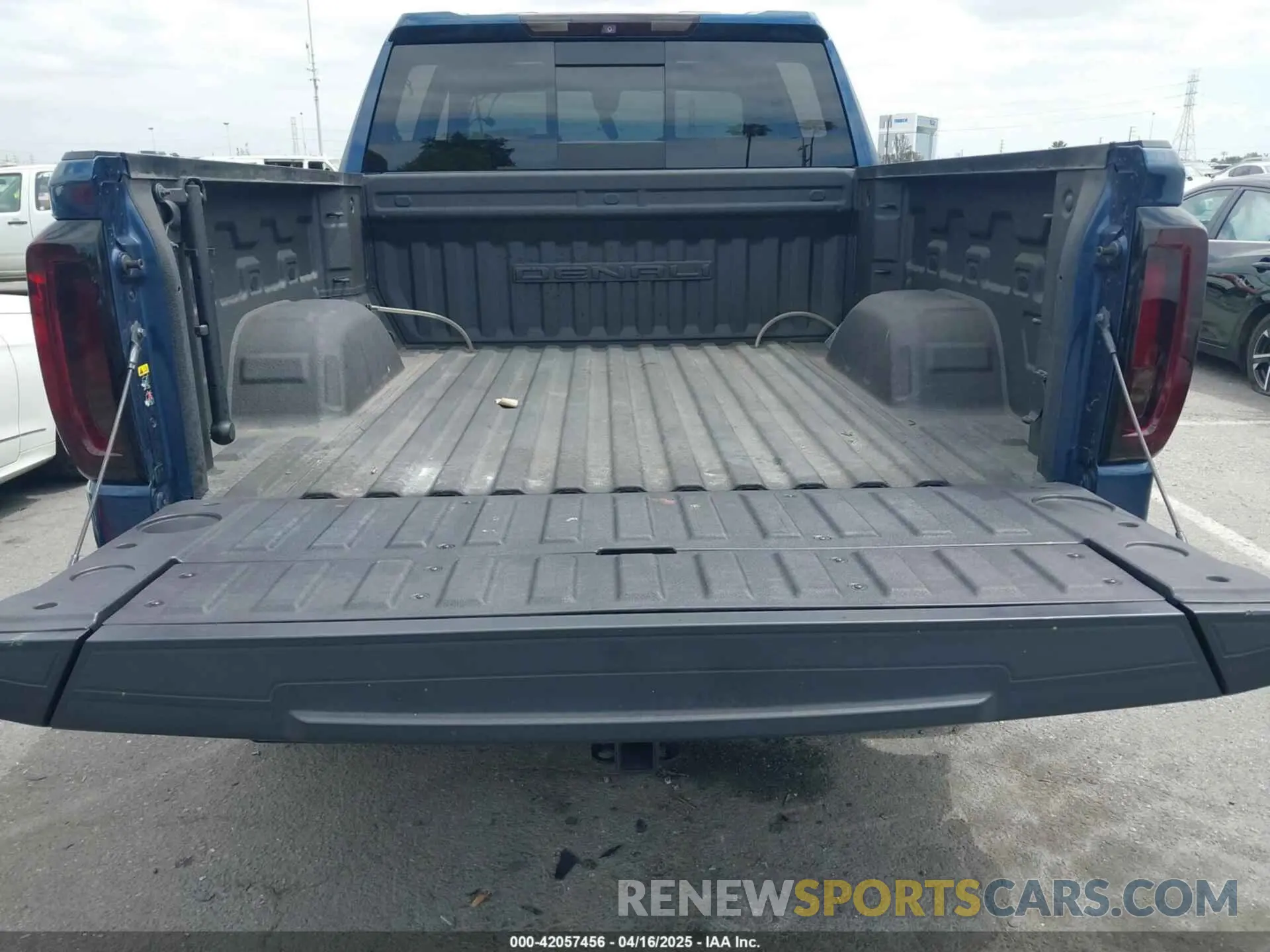 17 Фотография поврежденного автомобиля 1GTU9FEL5KZ359761 GMC SIERRA 1500 2019