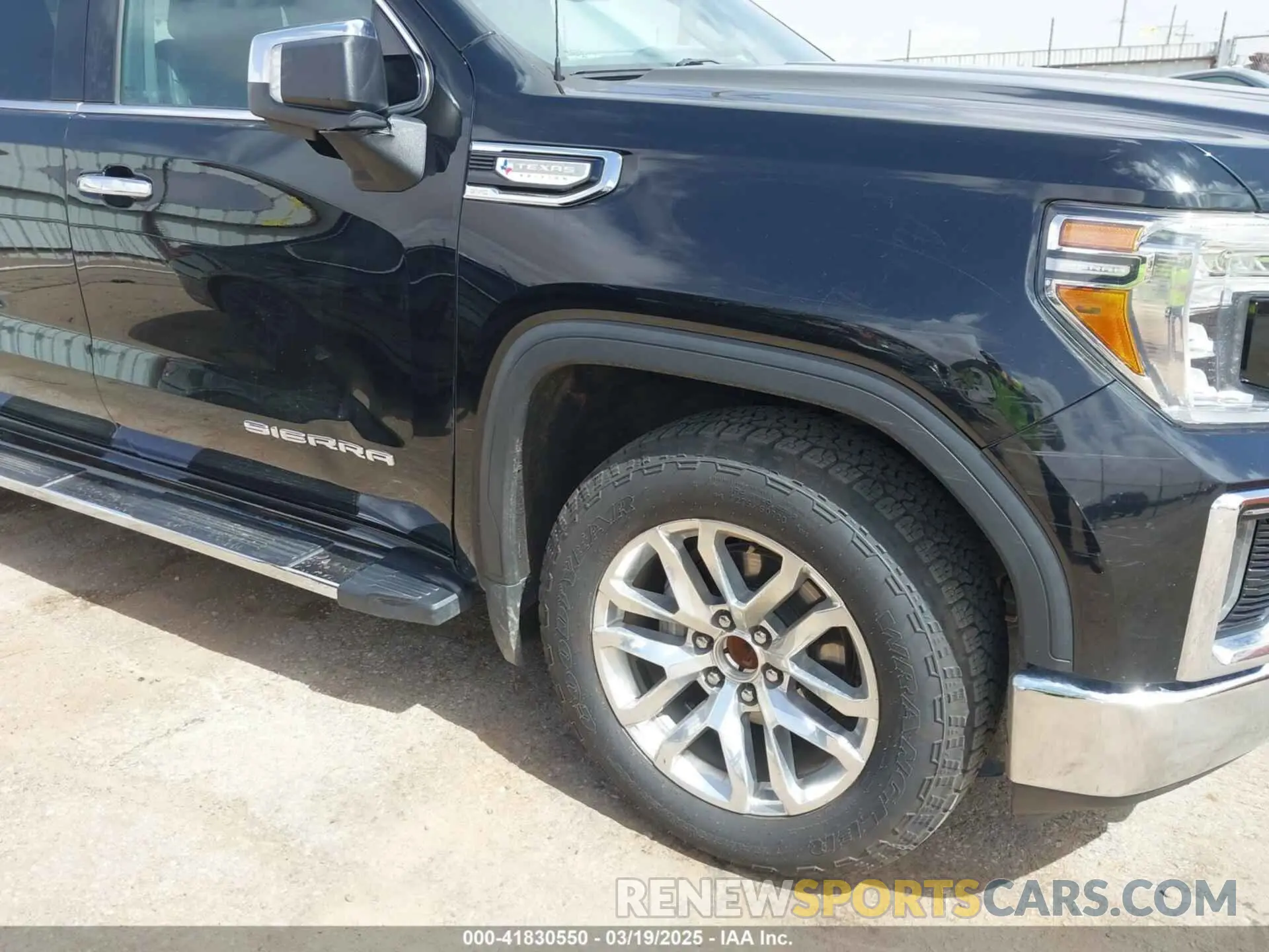 17 Photograph of a damaged car 3GTP8DED2KG162561 GMC SIERRA 1500 2019