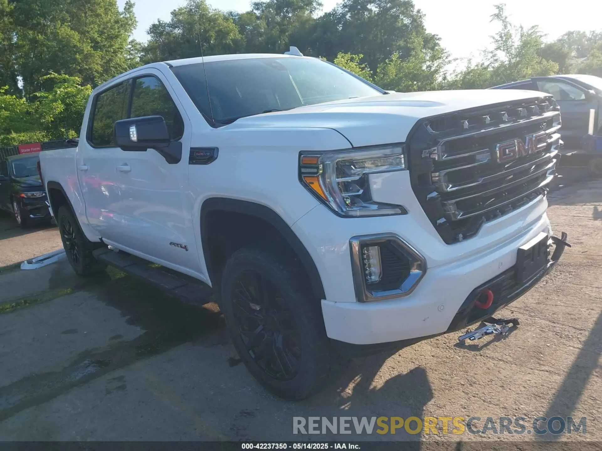 1 Photograph of a damaged car 3GTP9EEL7KG238415 GMC SIERRA 1500 2019
