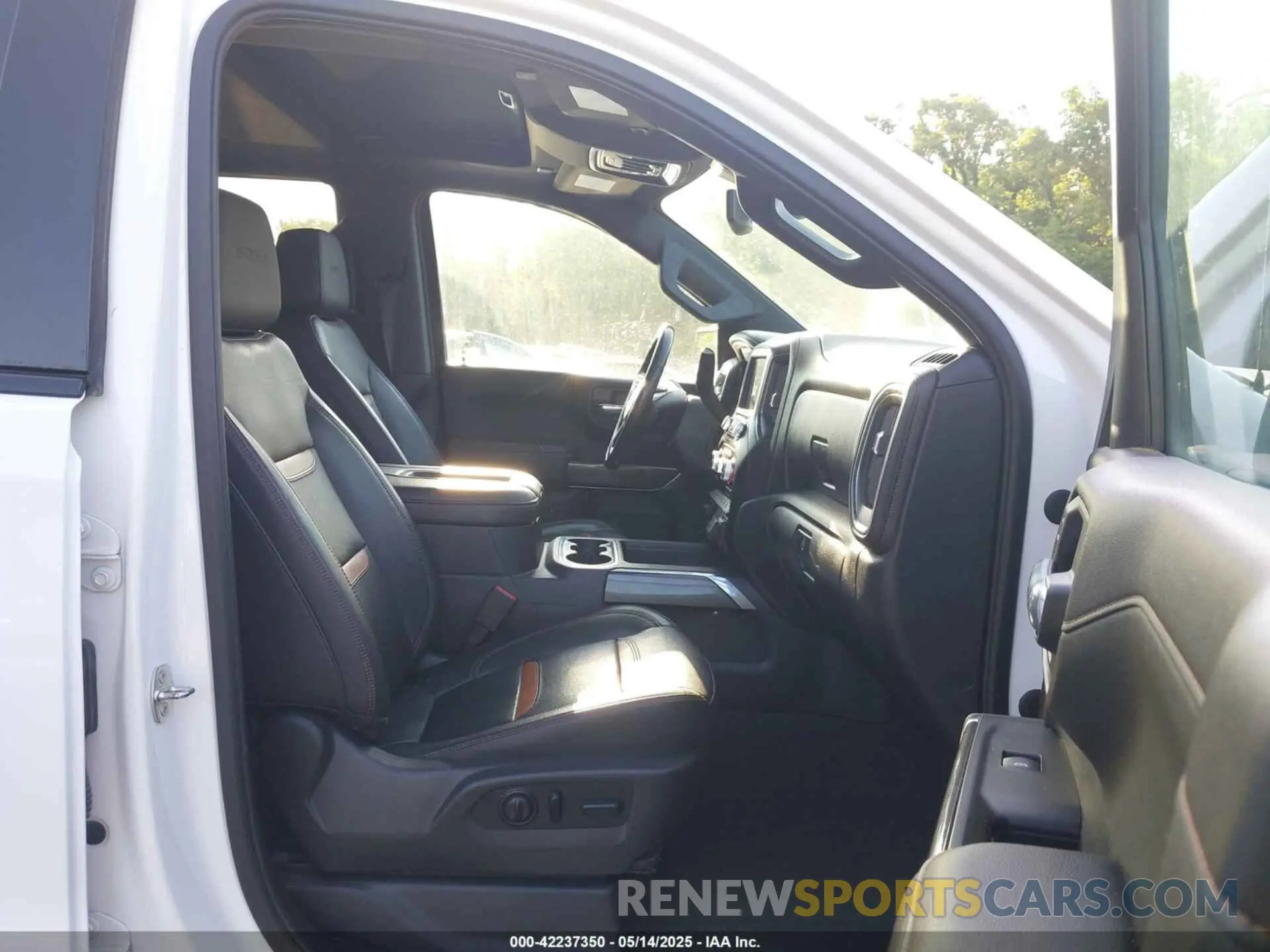 5 Photograph of a damaged car 3GTP9EEL7KG238415 GMC SIERRA 1500 2019