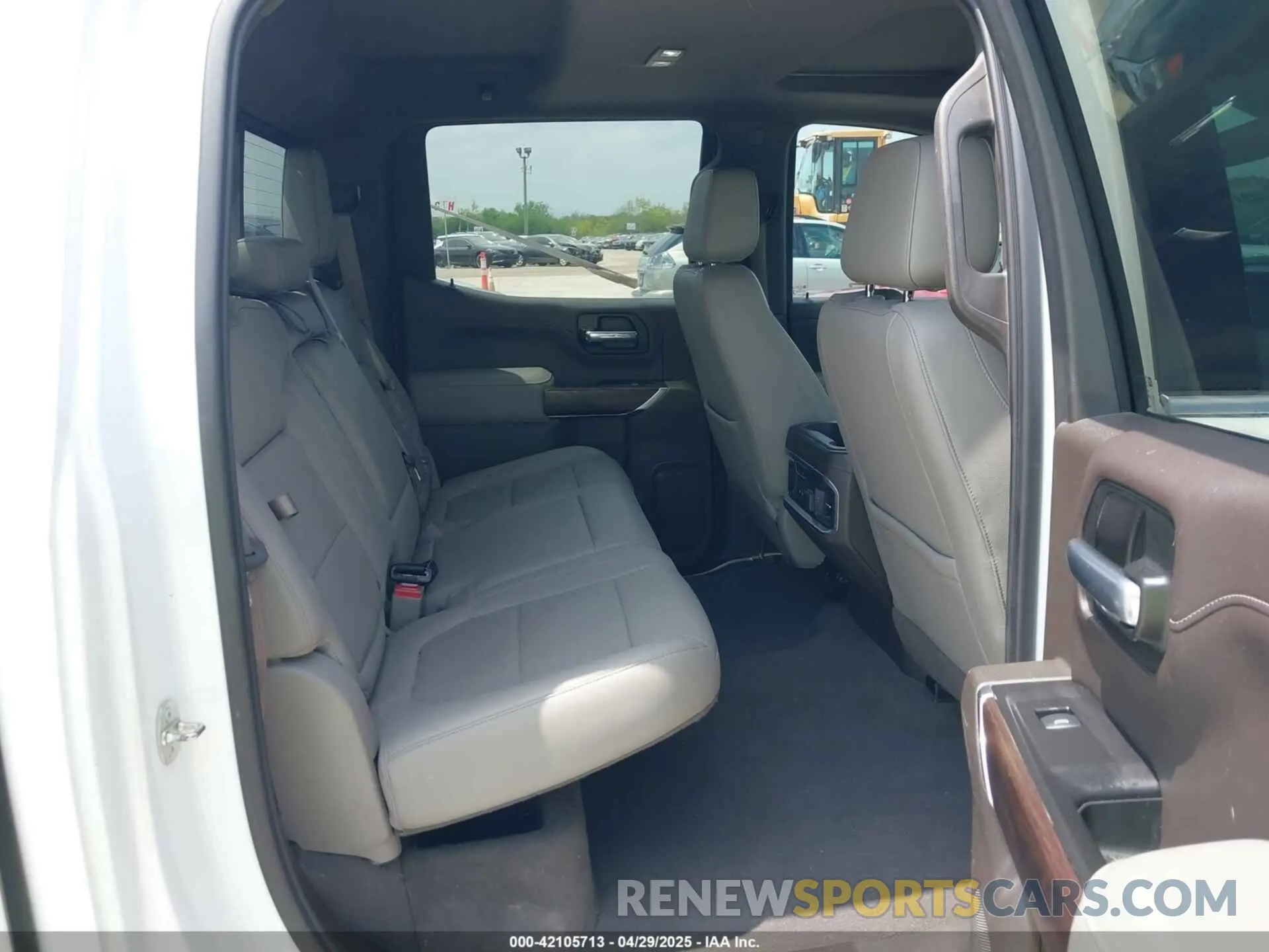 8 Photograph of a damaged car 3GTU9DED4KG197425 GMC SIERRA 1500 2019