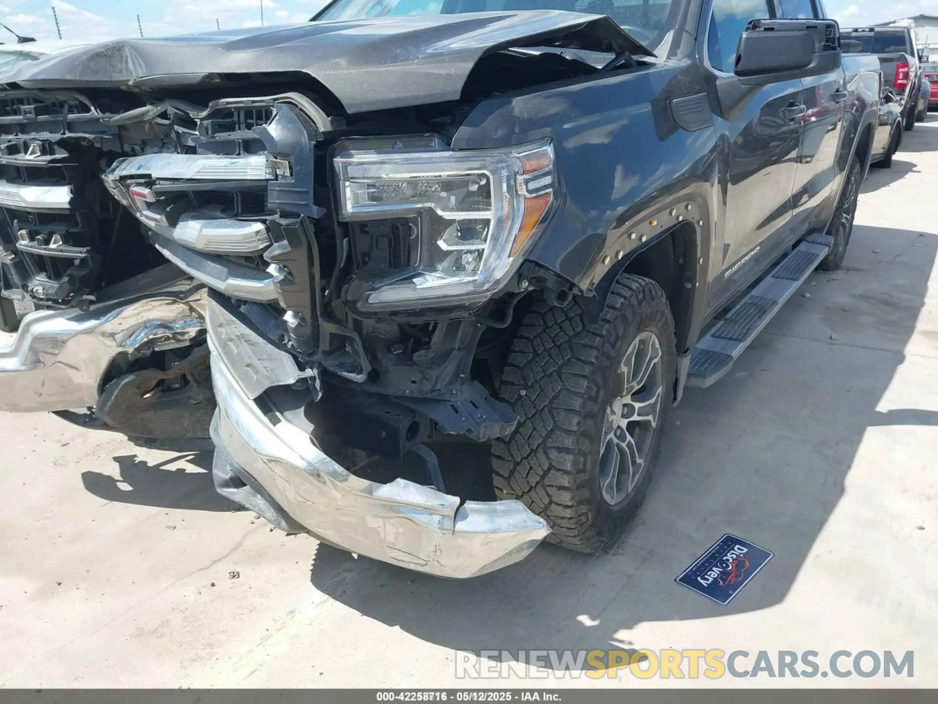 6 Photograph of a damaged car 1GTP8BEK1LZ163771 GMC SIERRA 1500 2020