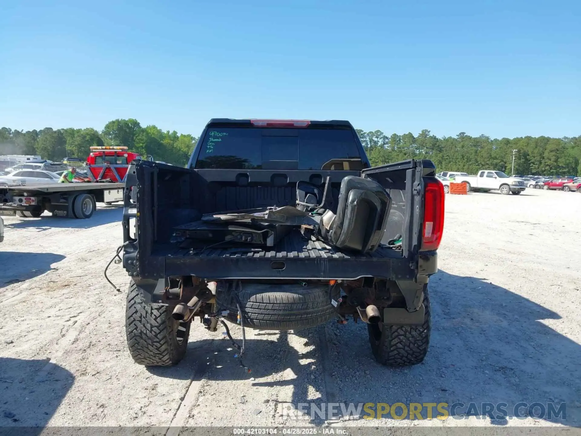 16 Photograph of a damaged car 1GTP9EEL2LZ207493 GMC SIERRA 1500 2020