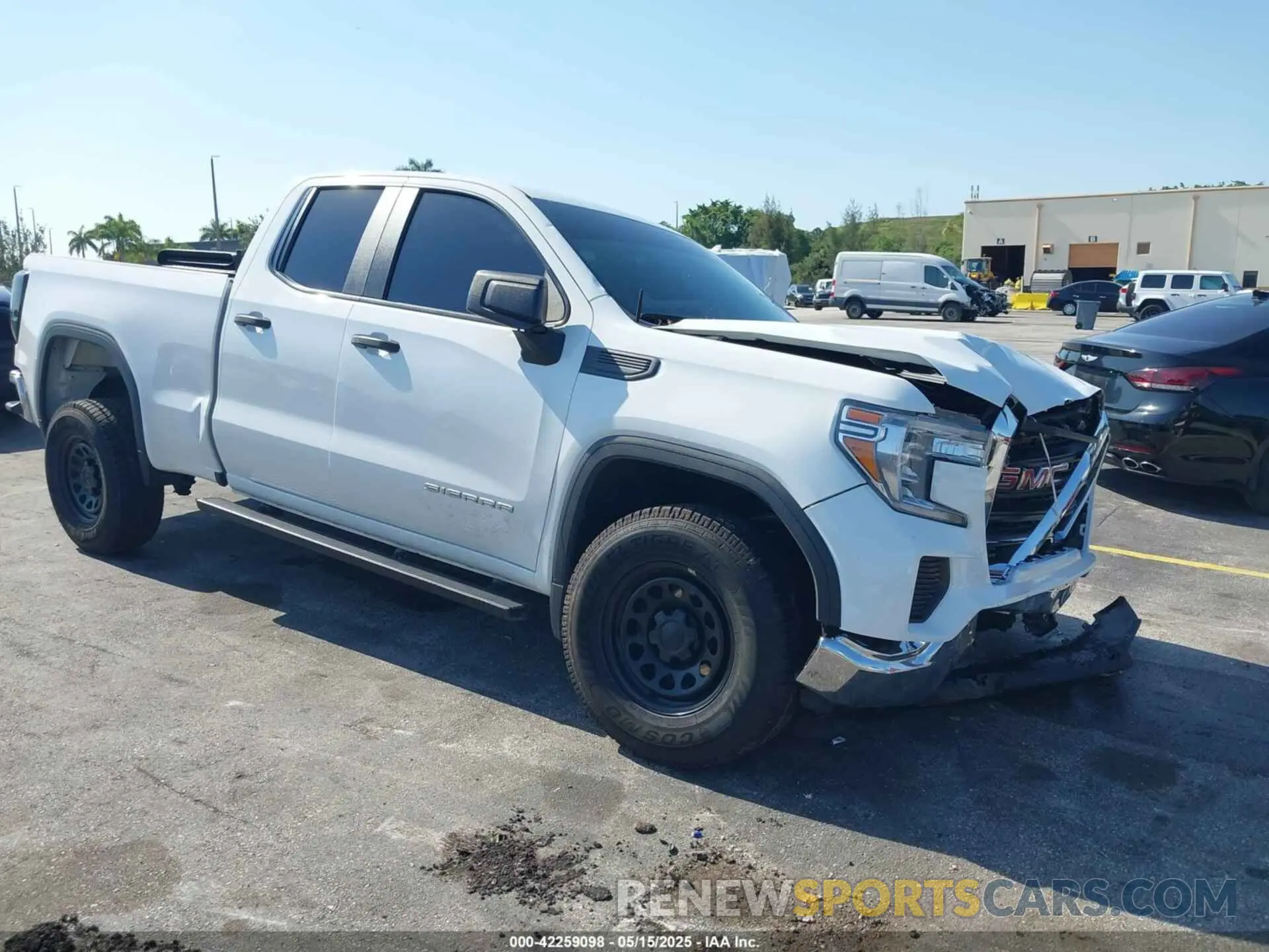 1 Фотография поврежденного автомобиля 1GTR8AEHXLZ364124 GMC SIERRA 1500 2020