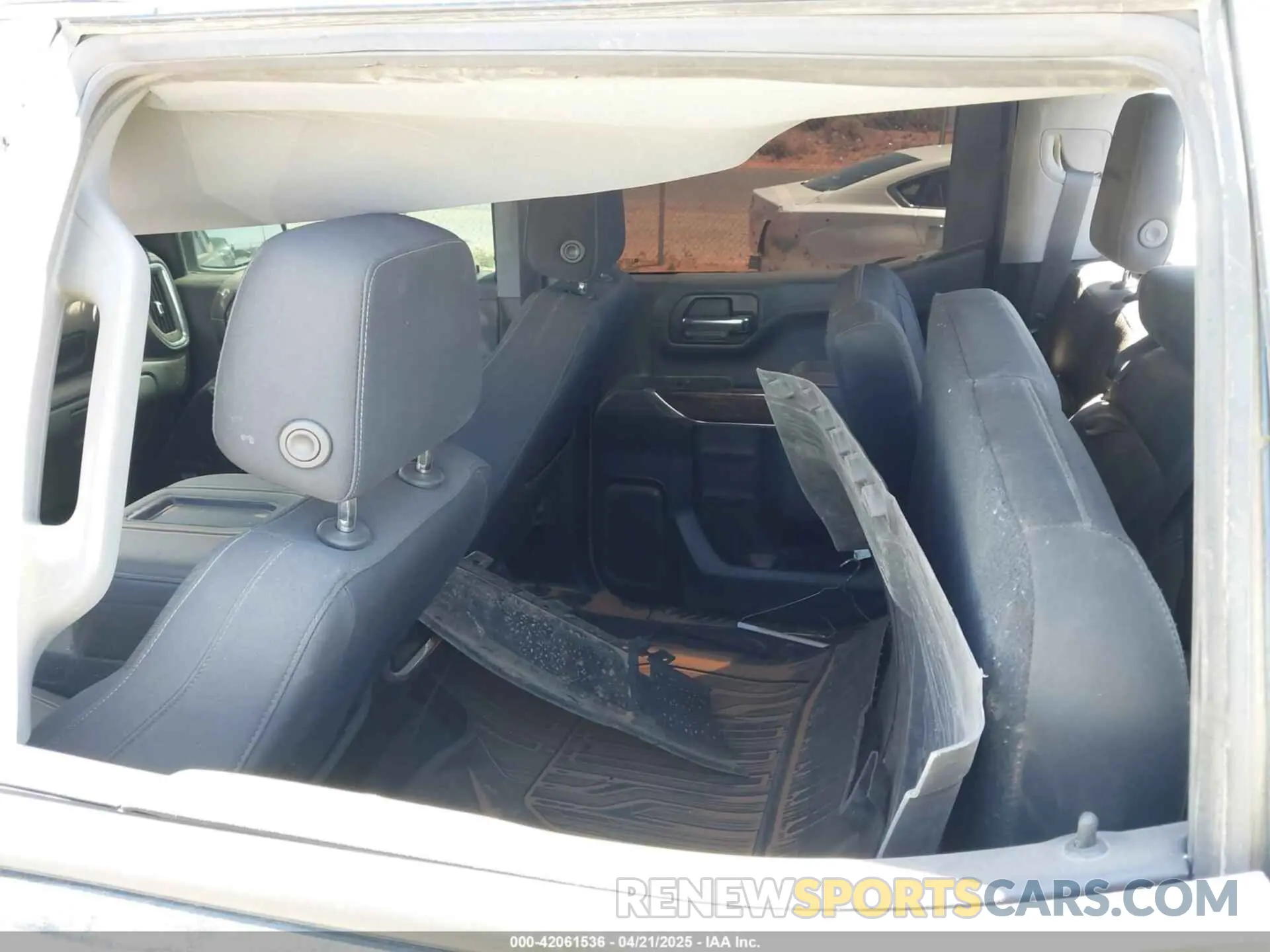 8 Photograph of a damaged car 1GTU9CEDXLZ123776 GMC SIERRA 1500 2020