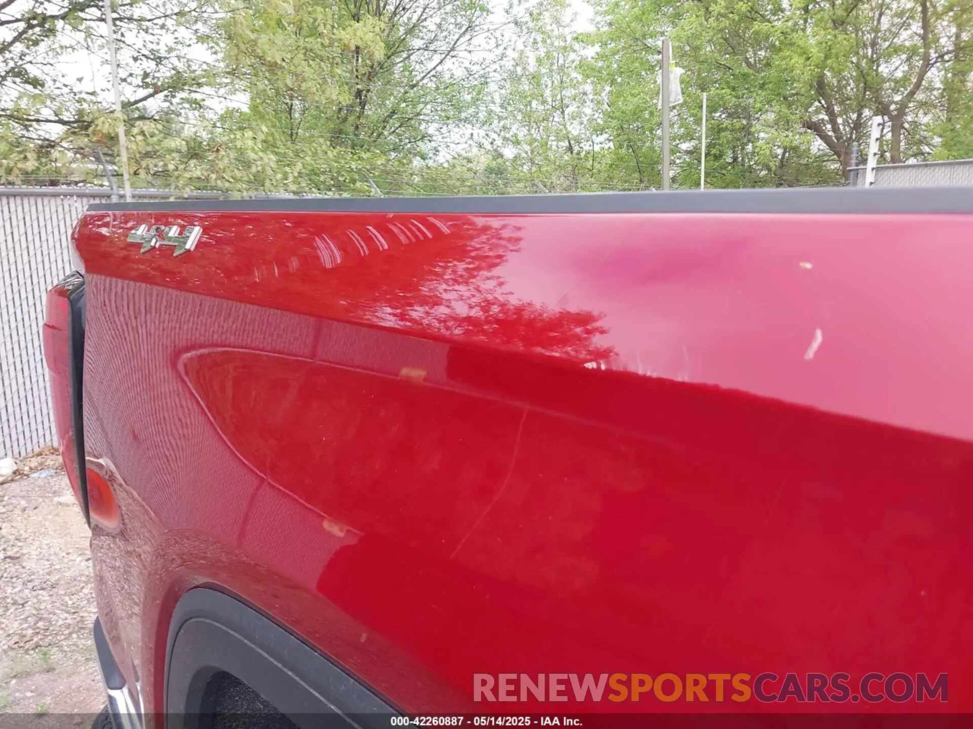 17 Photograph of a damaged car 1GTU9DED8LZ296394 GMC SIERRA 1500 2020