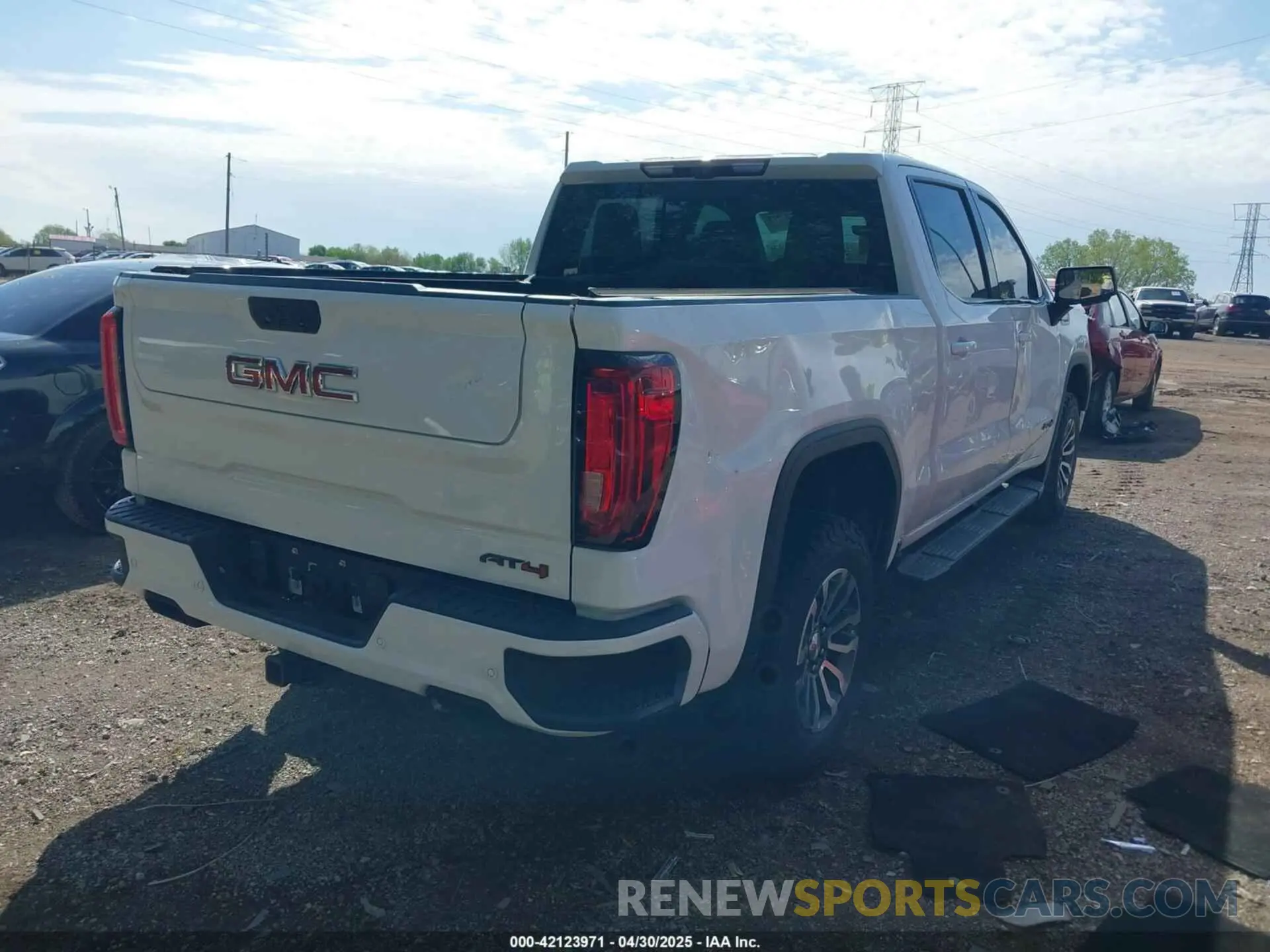 4 Photograph of a damaged car 1GTU9EET1LZ373412 GMC SIERRA 1500 2020