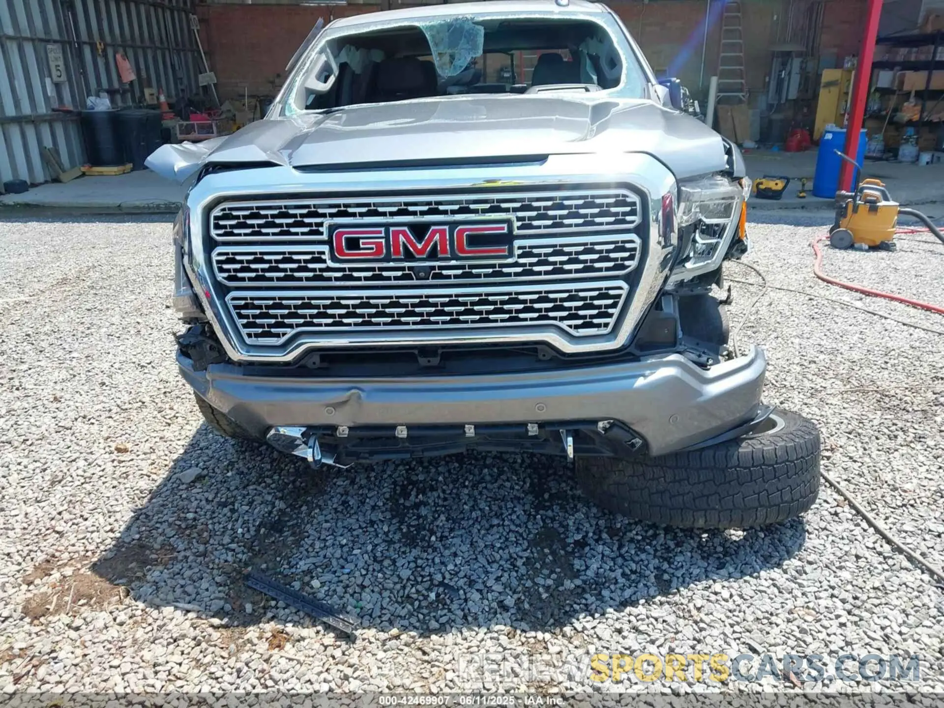 11 Photograph of a damaged car 1GTU9FEL5LZ176121 GMC SIERRA 1500 2020