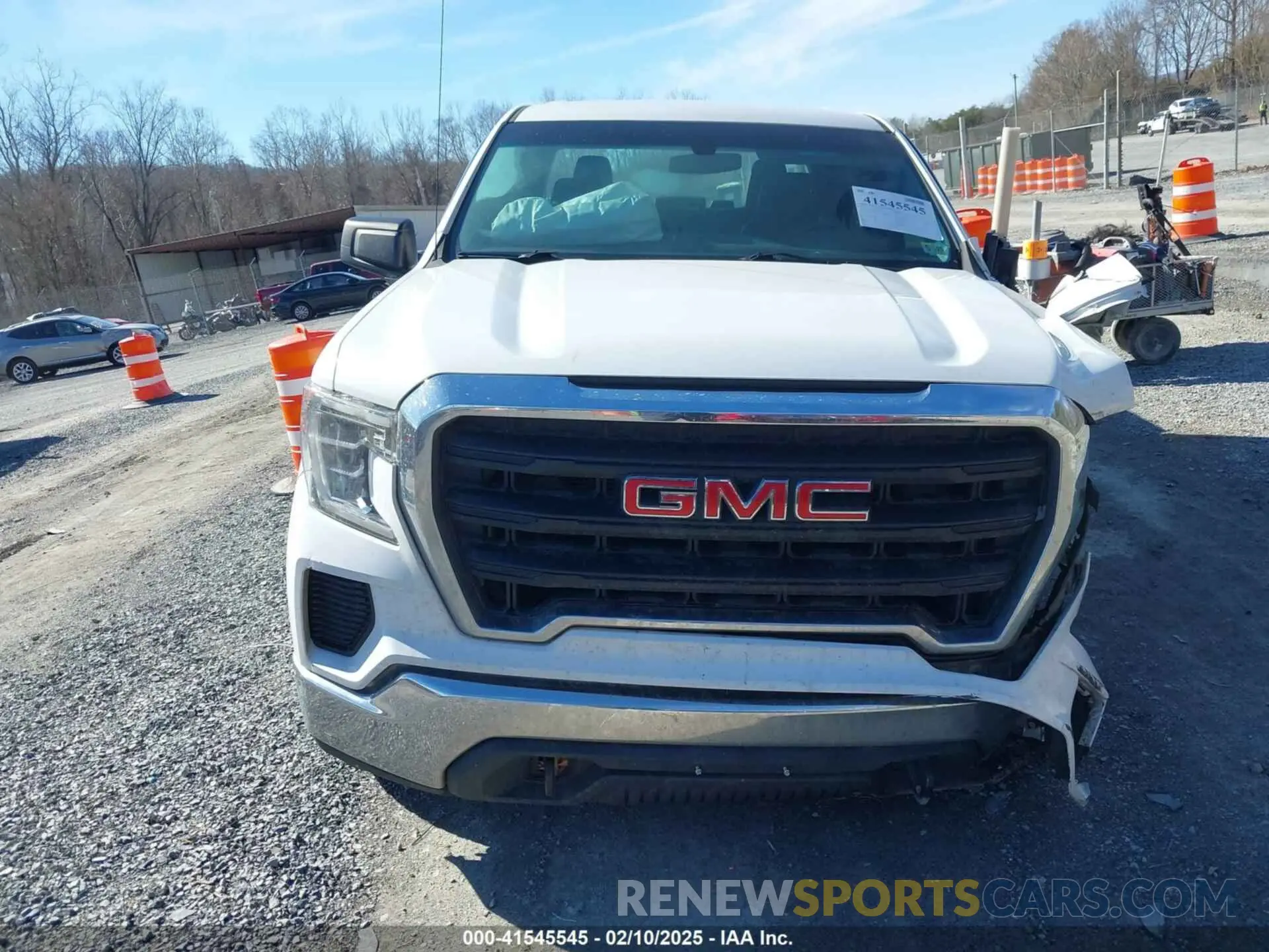 13 Photograph of a damaged car 3GTU9AEF7LG156742 GMC SIERRA 1500 2020
