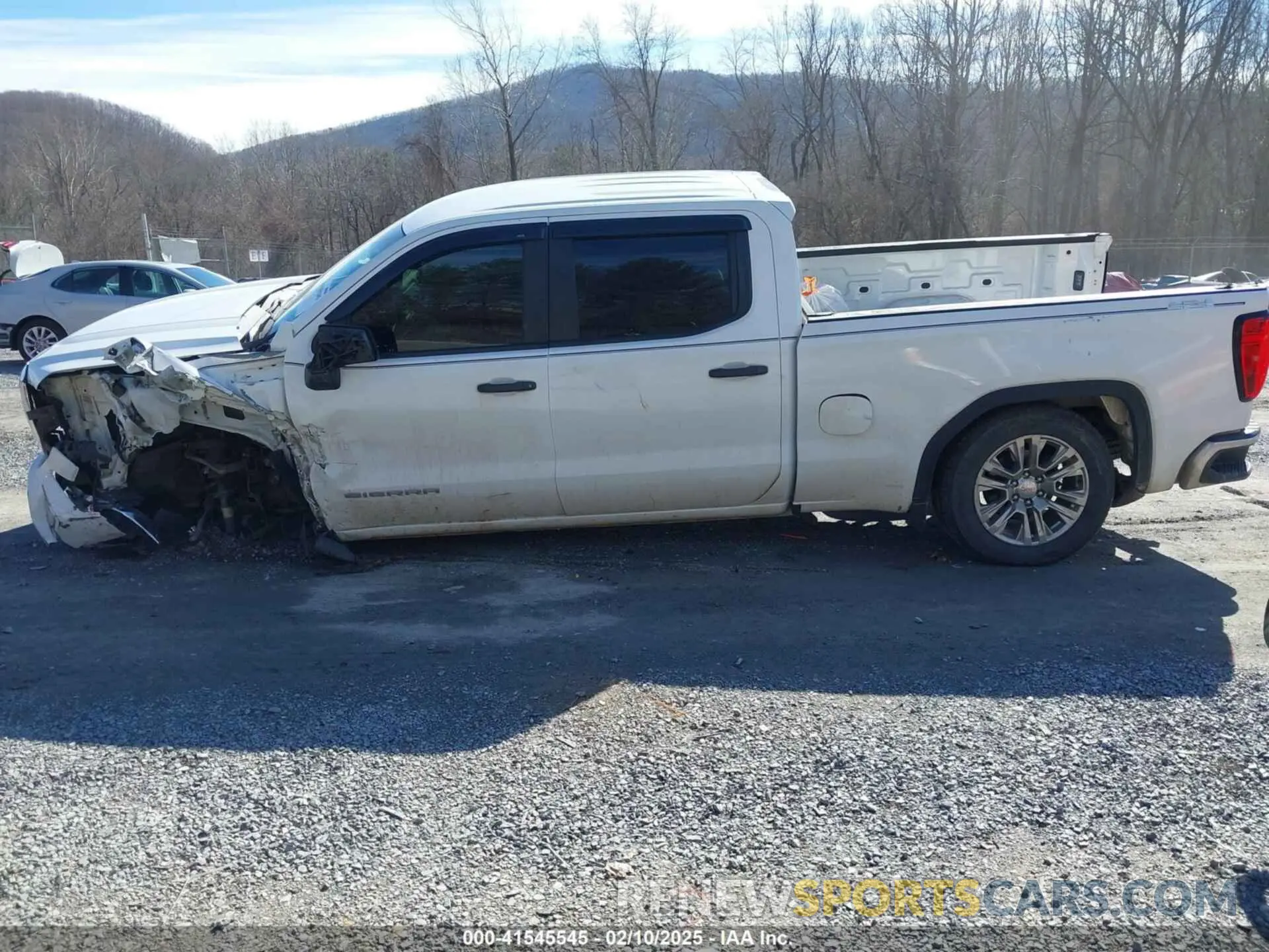 15 Photograph of a damaged car 3GTU9AEF7LG156742 GMC SIERRA 1500 2020