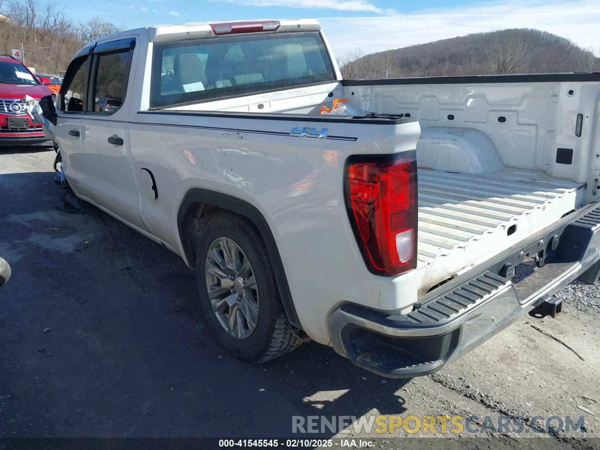 3 Photograph of a damaged car 3GTU9AEF7LG156742 GMC SIERRA 1500 2020