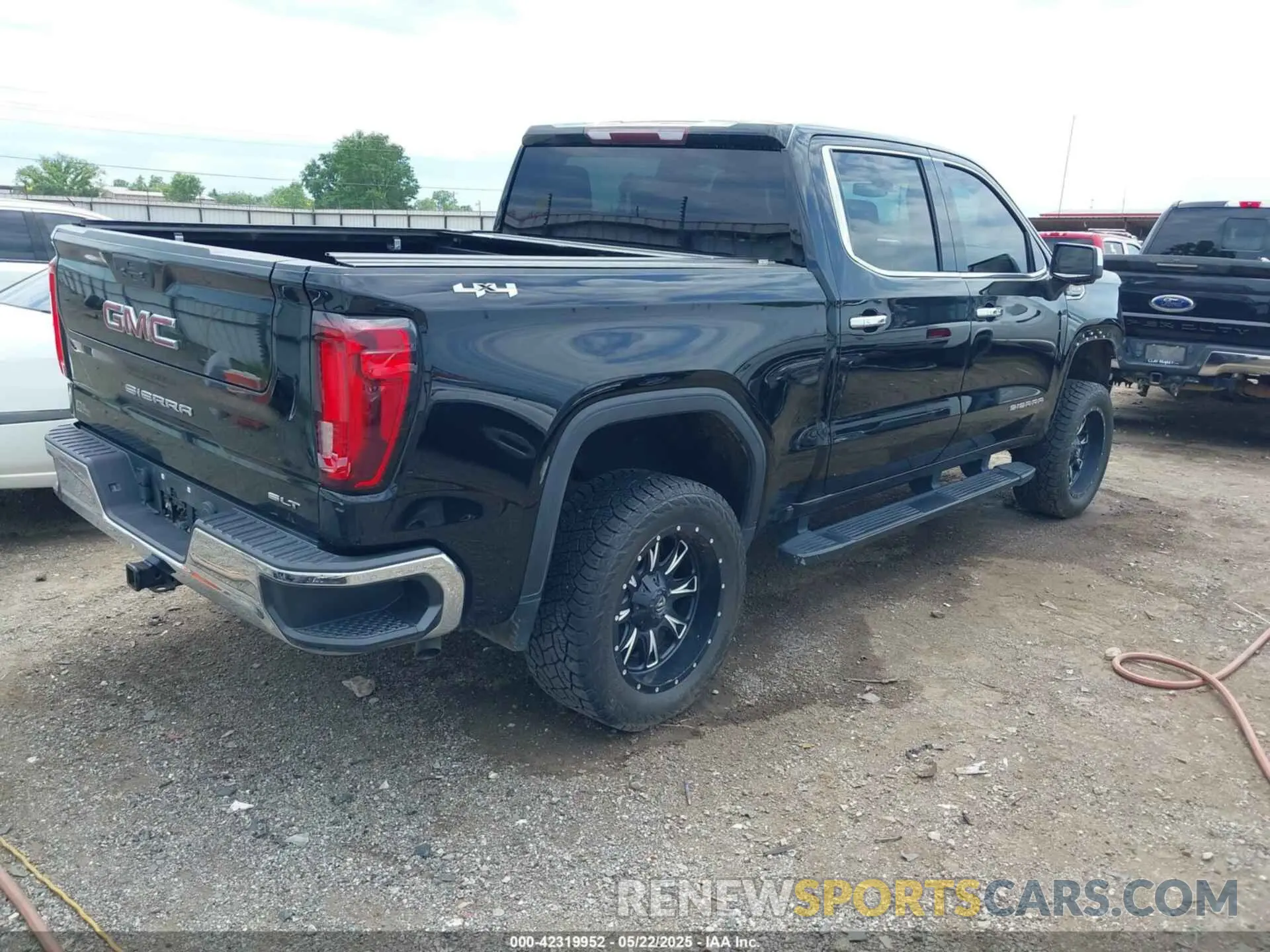 4 Photograph of a damaged car 3GTU9DED6LG133243 GMC SIERRA 1500 2020