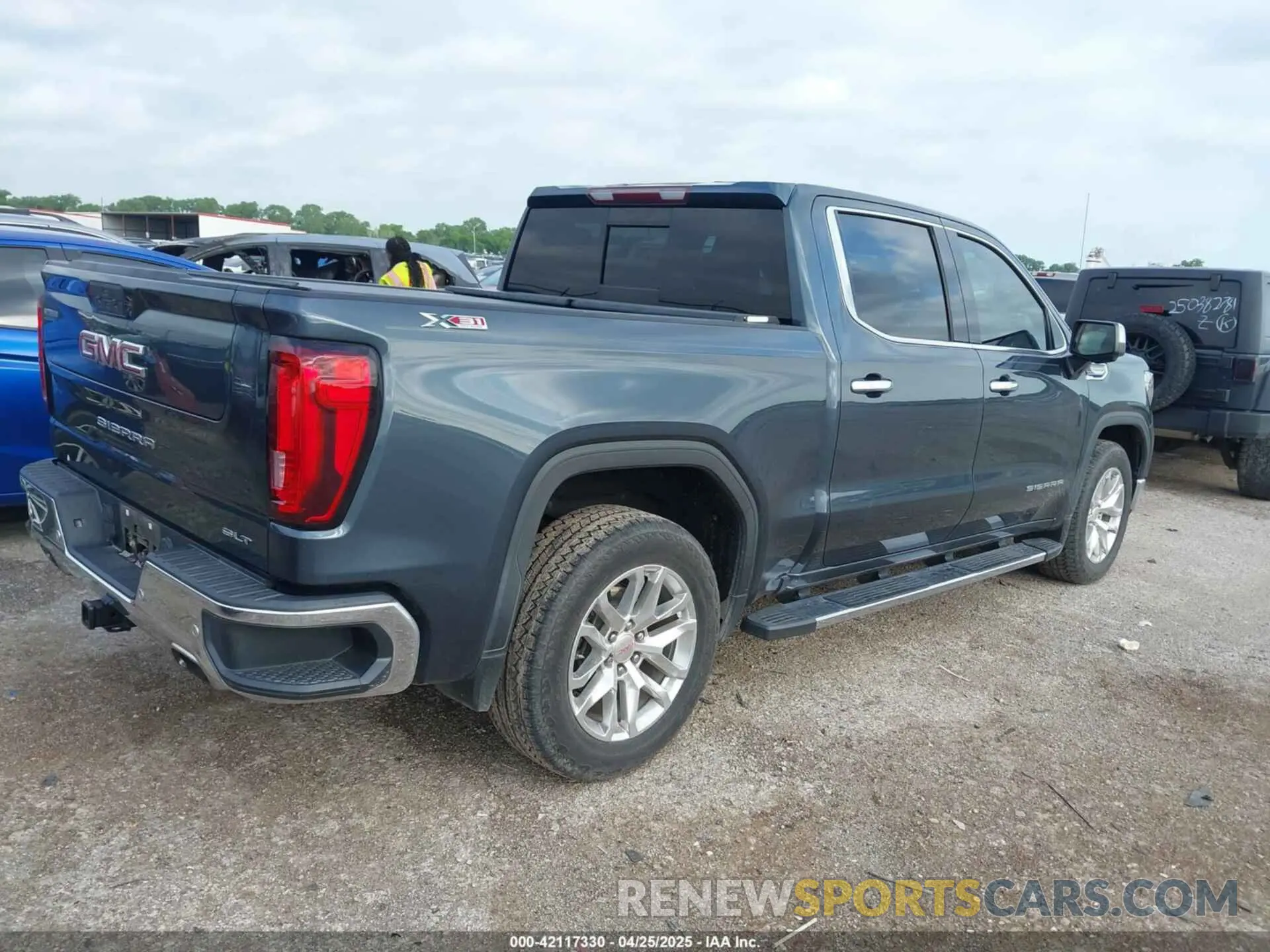 4 Photograph of a damaged car 3GTU9DED9LG410046 GMC SIERRA 1500 2020