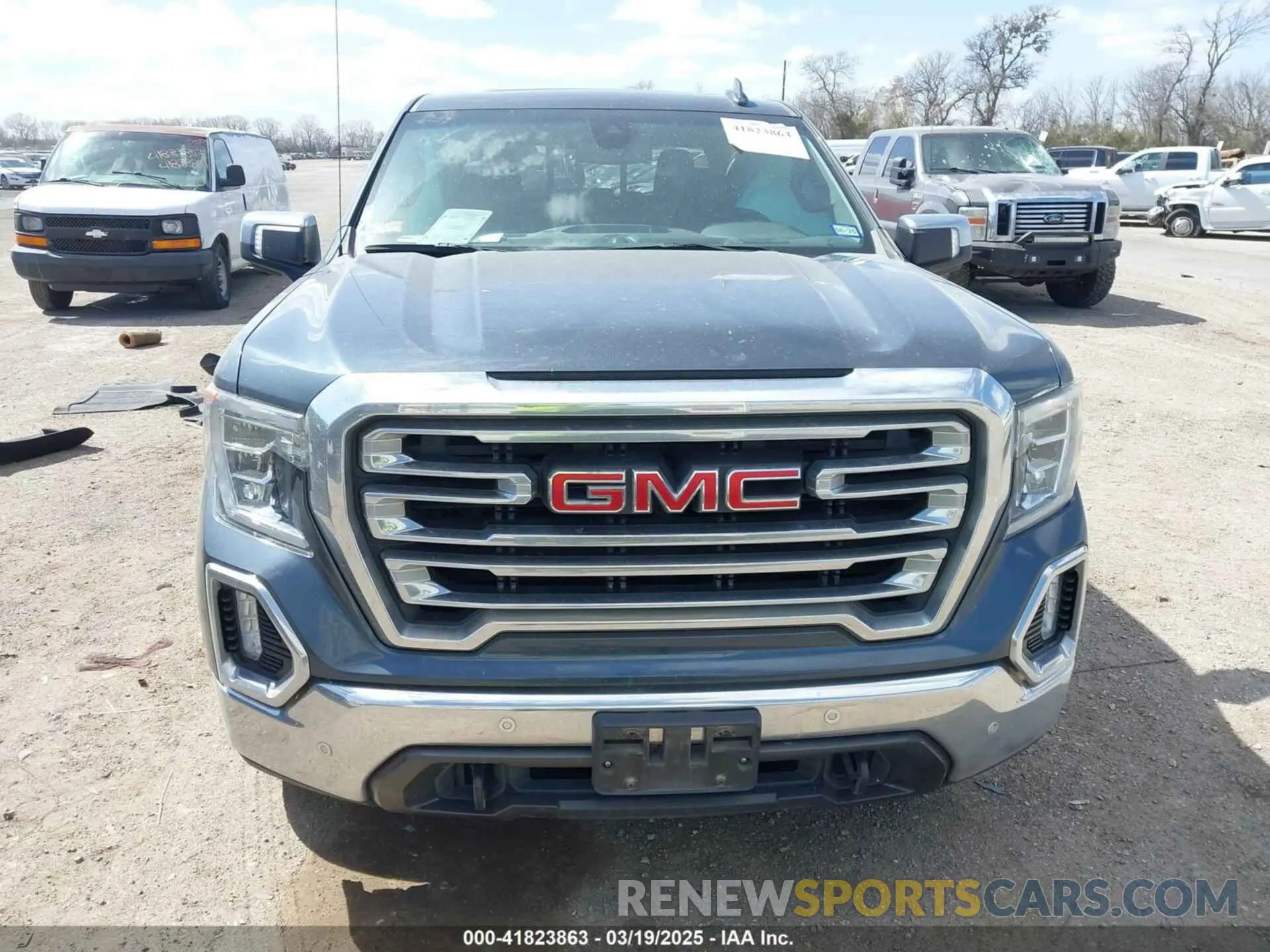 12 Photograph of a damaged car 3GTU9DET4LG265392 GMC SIERRA 1500 2020