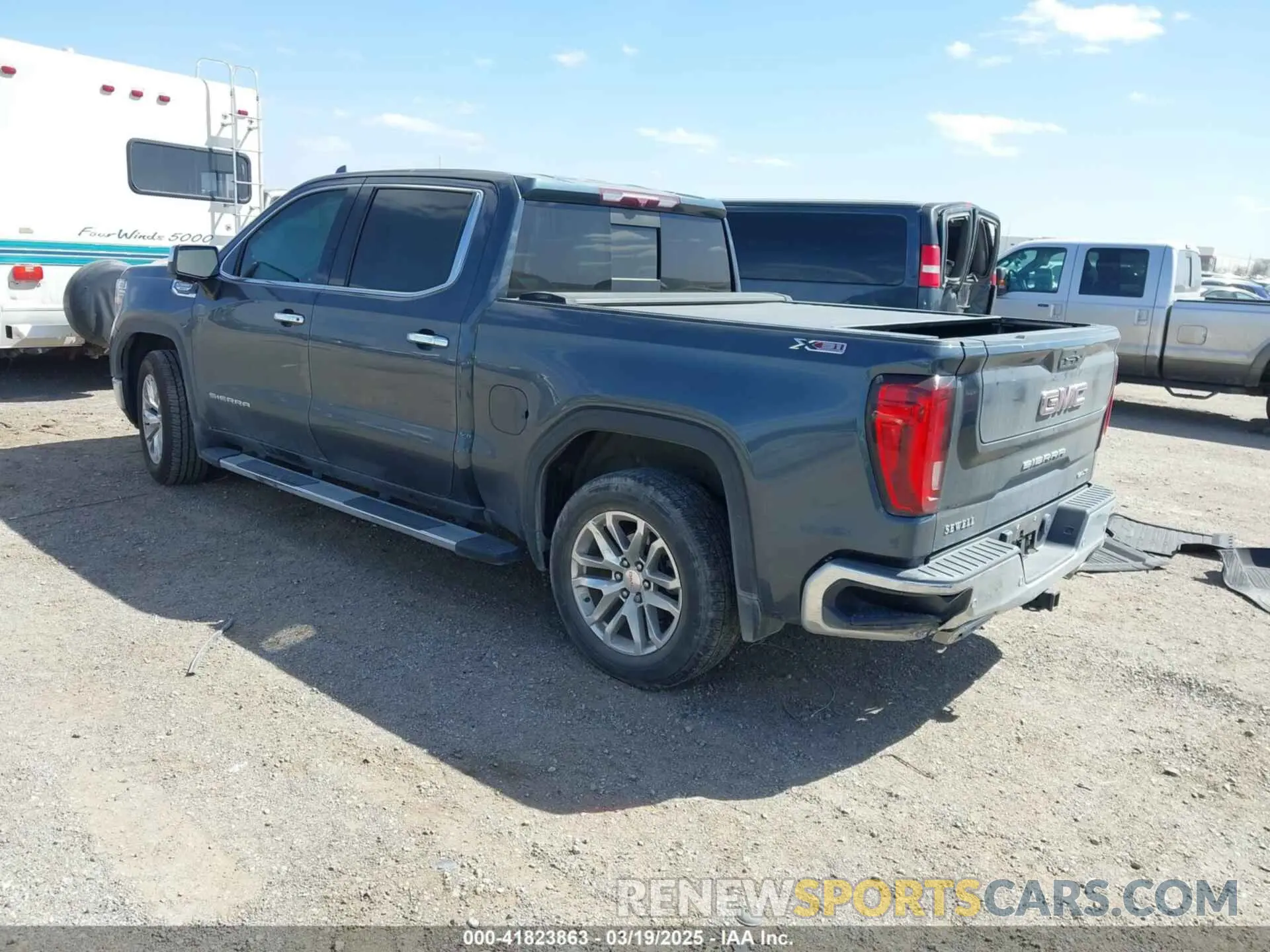 3 Photograph of a damaged car 3GTU9DET4LG265392 GMC SIERRA 1500 2020
