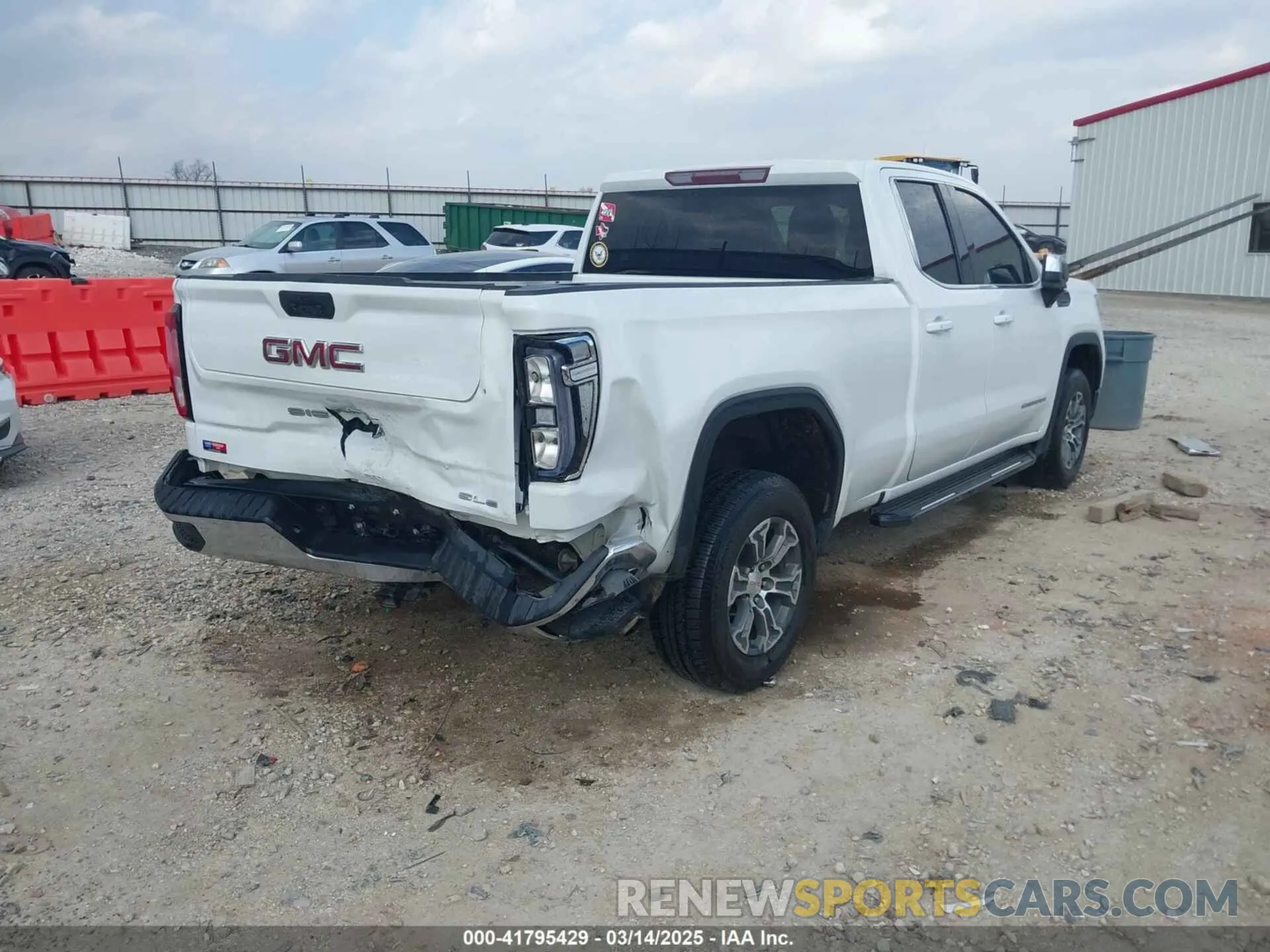 4 Photograph of a damaged car 1GTR8BEK6MZ279543 GMC SIERRA 1500 2021