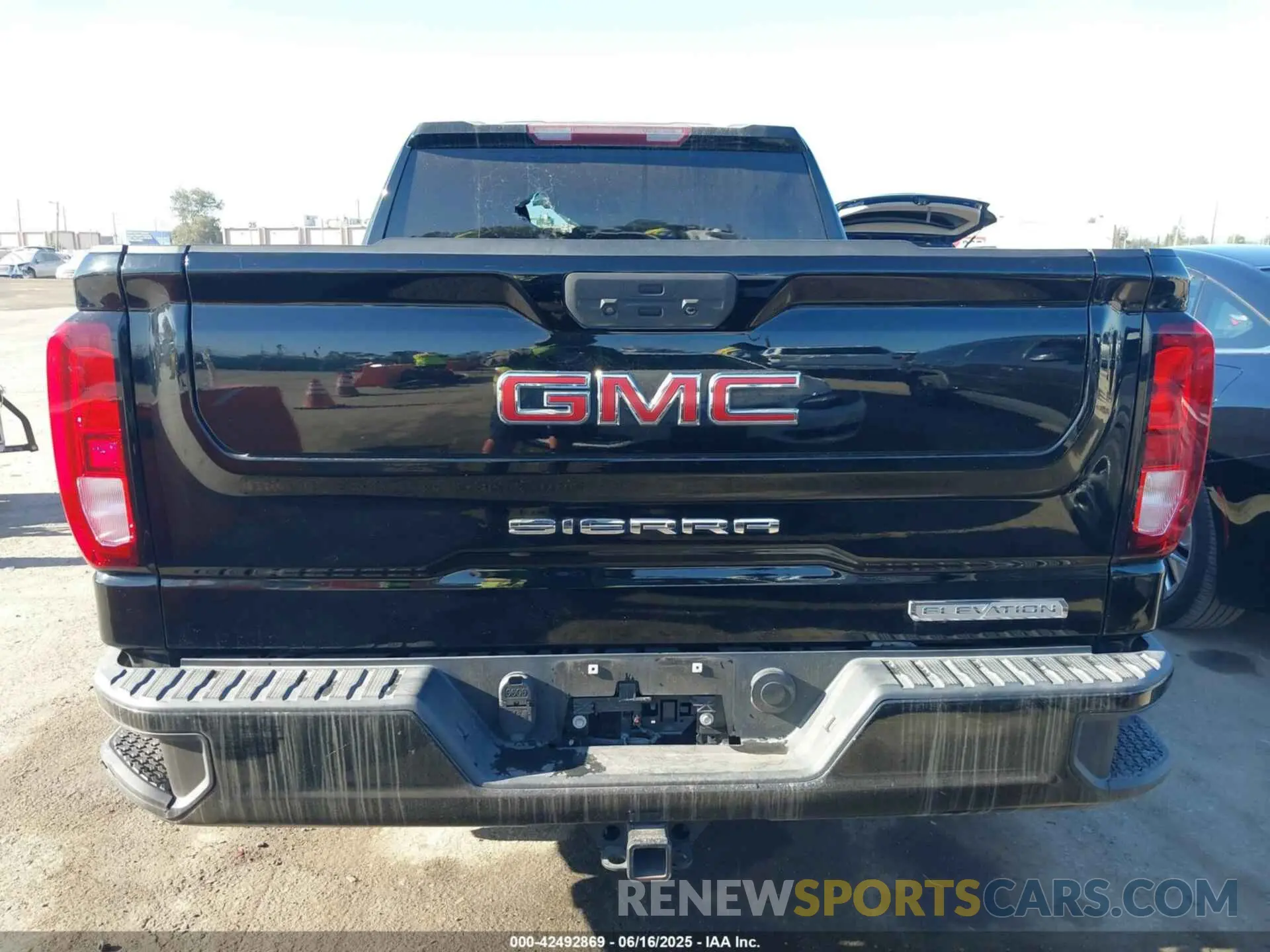 15 Photograph of a damaged car 1GTR9CED7MZ225866 GMC SIERRA 1500 2021