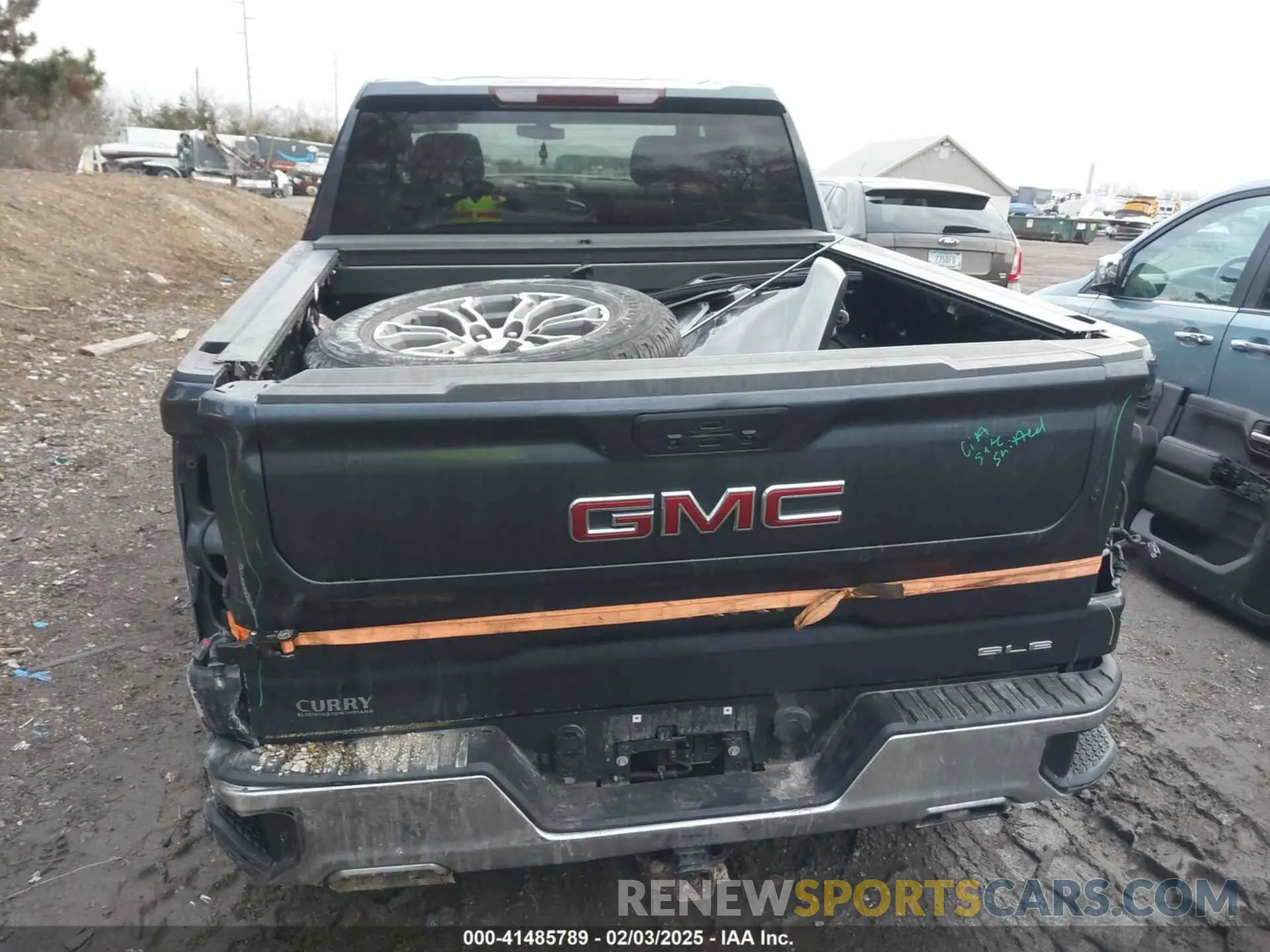 17 Photograph of a damaged car 1GTU9BED5MZ408087 GMC SIERRA 1500 2021