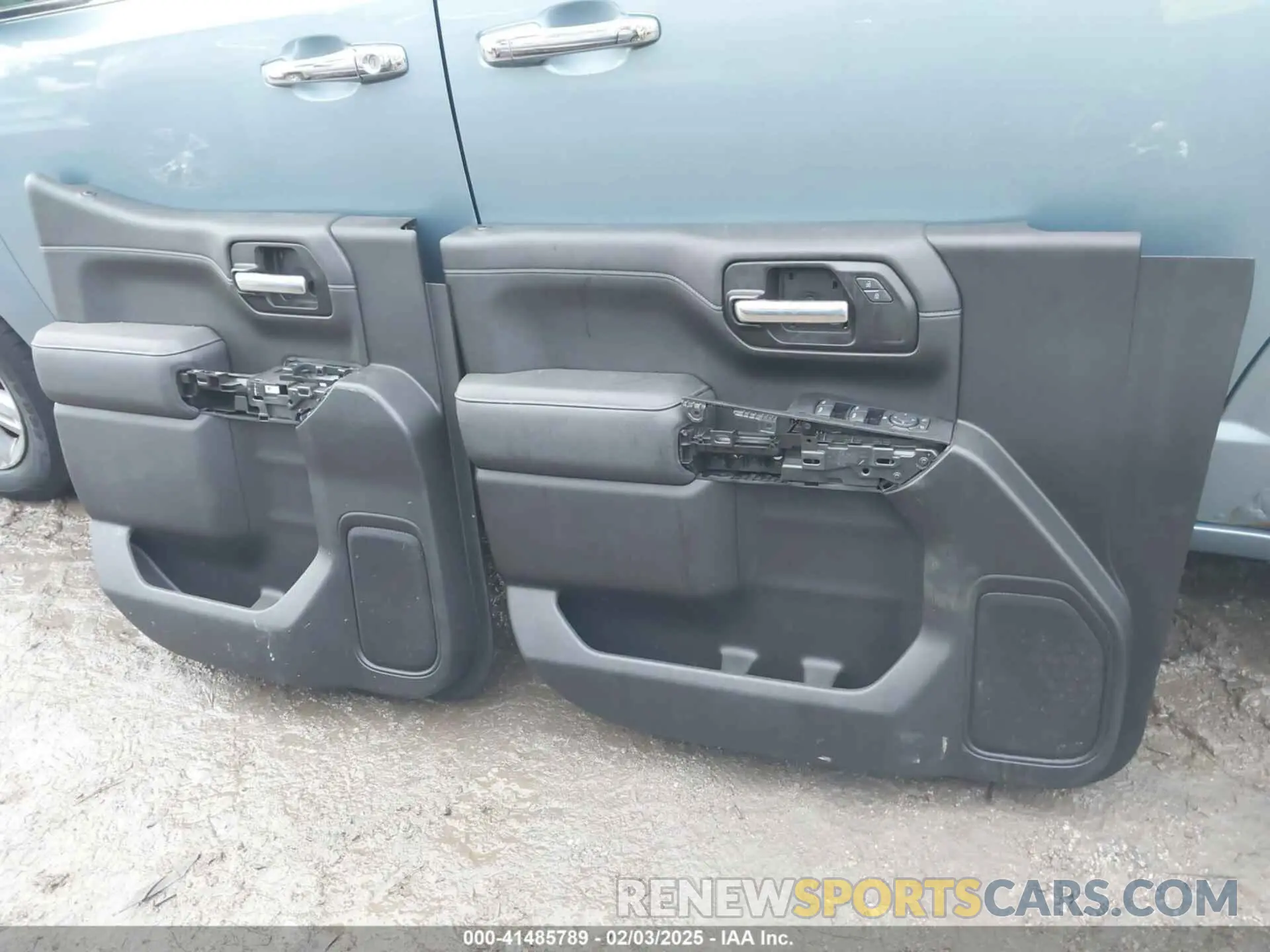 18 Photograph of a damaged car 1GTU9BED5MZ408087 GMC SIERRA 1500 2021