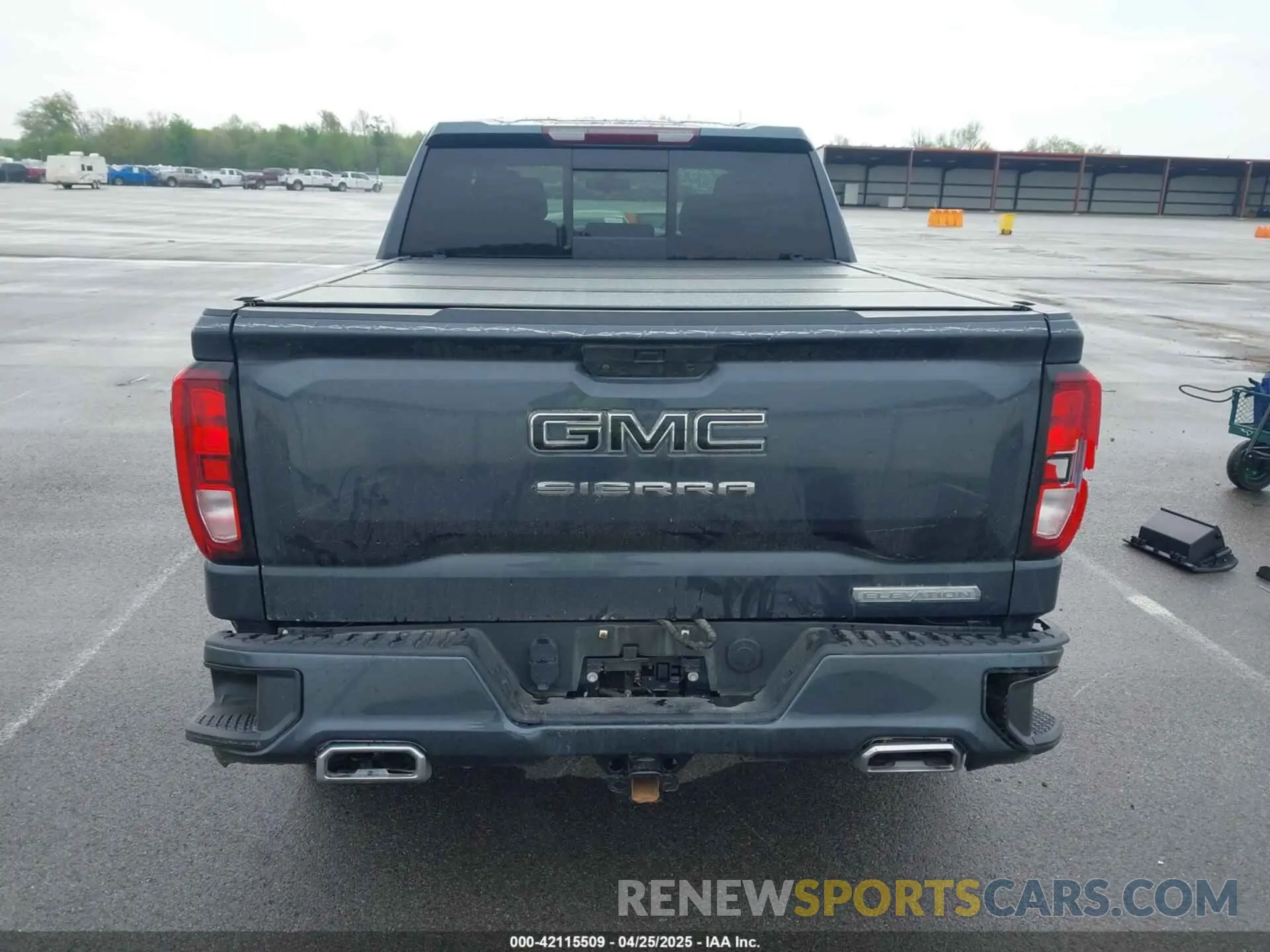 17 Photograph of a damaged car 1GTU9CET3MZ334150 GMC SIERRA 1500 2021