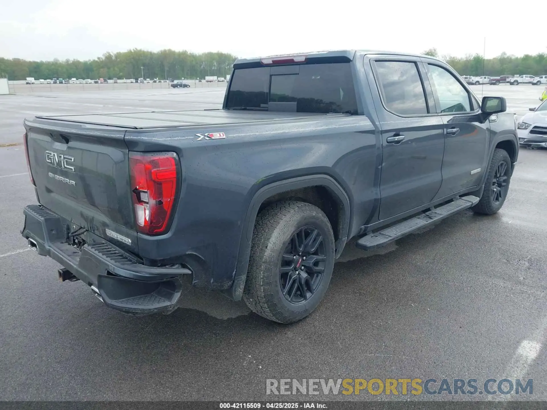 4 Photograph of a damaged car 1GTU9CET3MZ334150 GMC SIERRA 1500 2021