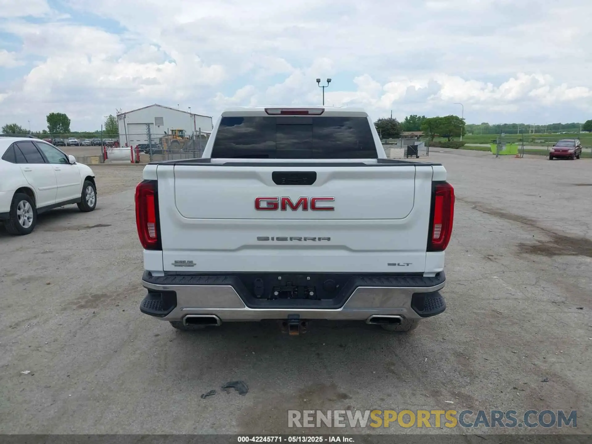 16 Photograph of a damaged car 1GTU9DED9MZ359939 GMC SIERRA 1500 2021