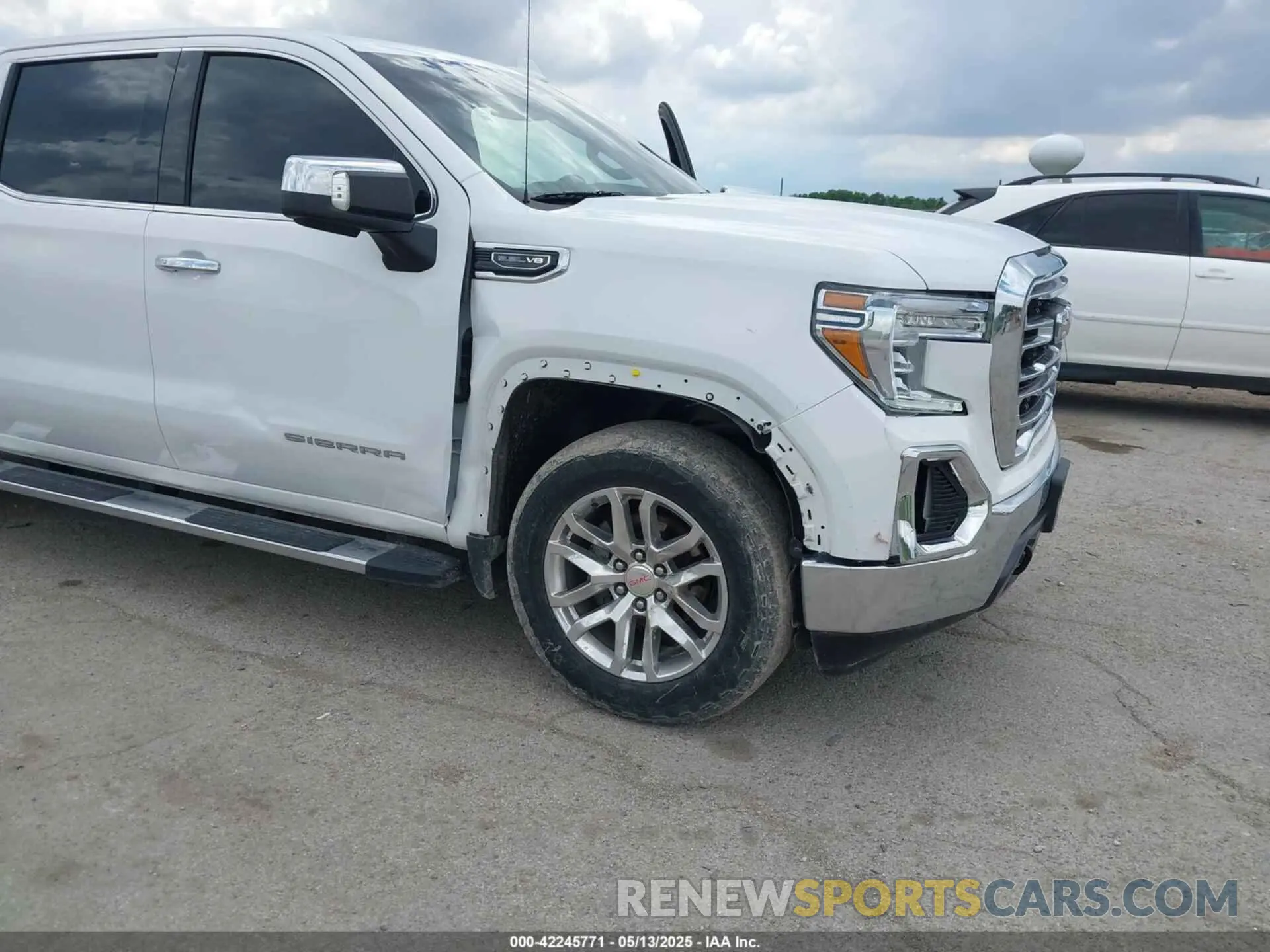 6 Photograph of a damaged car 1GTU9DED9MZ359939 GMC SIERRA 1500 2021