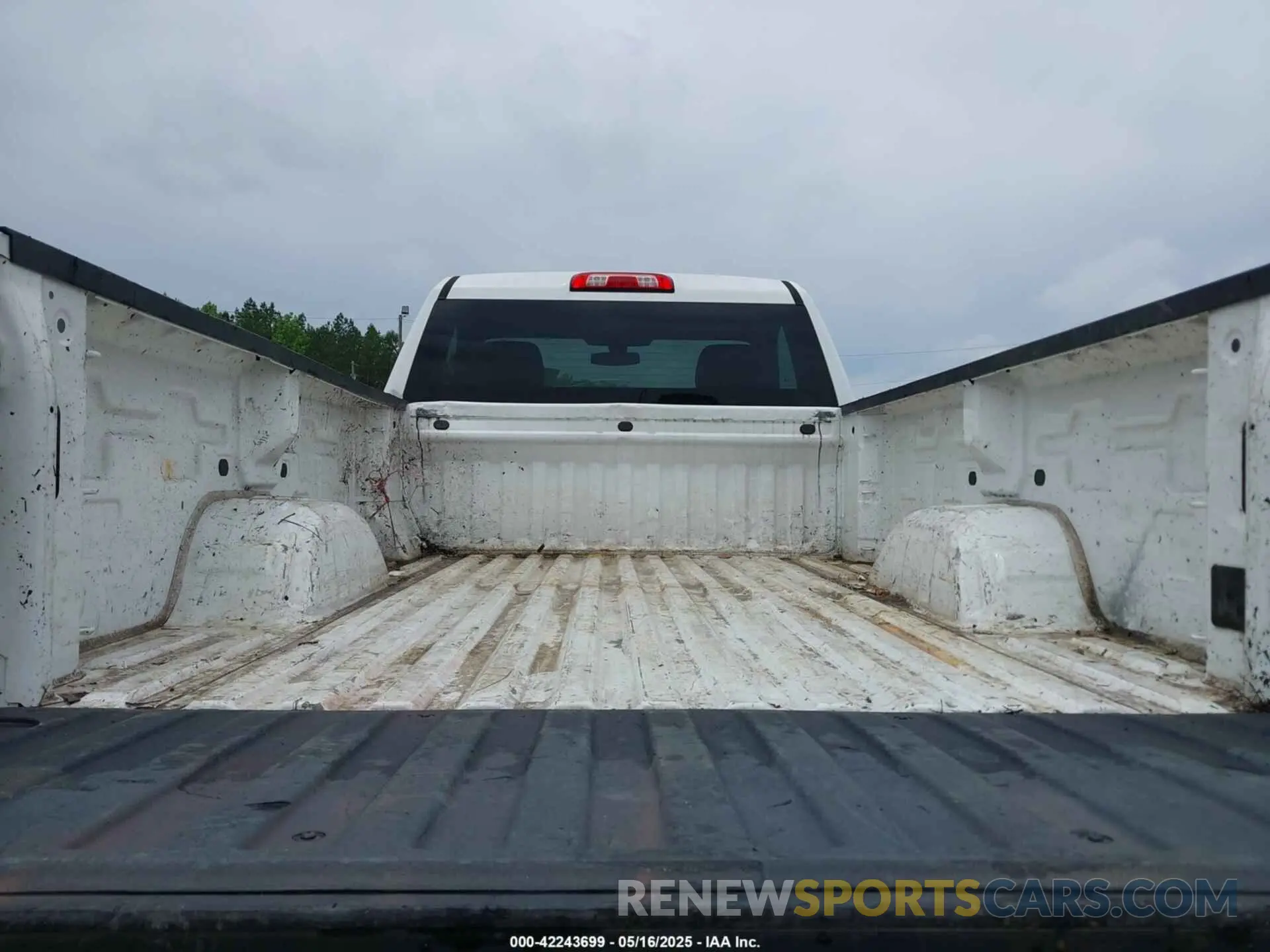 17 Photograph of a damaged car 3GTN8AEF4MG225203 GMC SIERRA 1500 2021