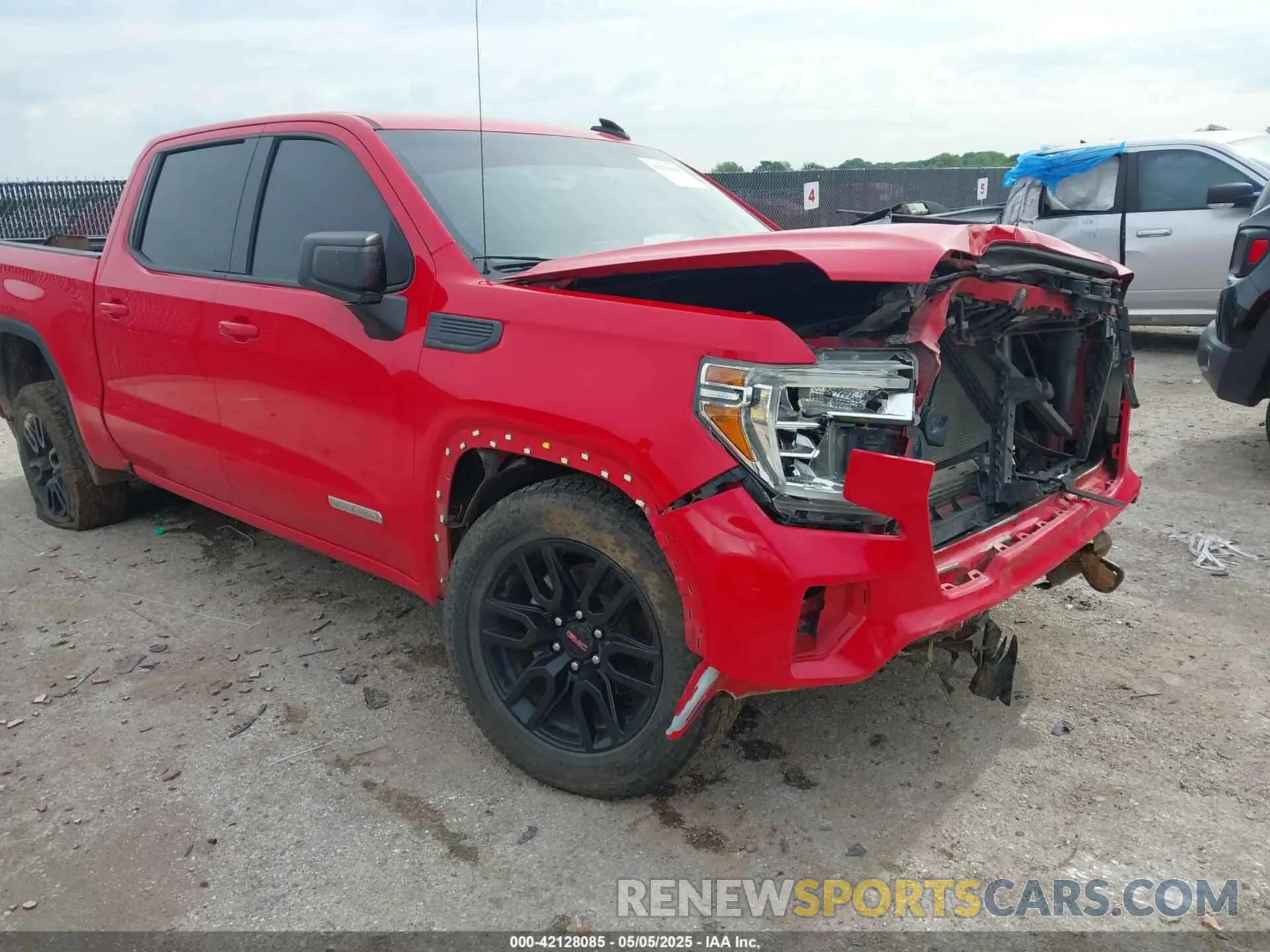 1 Photograph of a damaged car 3GTP8CEK6MG175115 GMC SIERRA 1500 2021