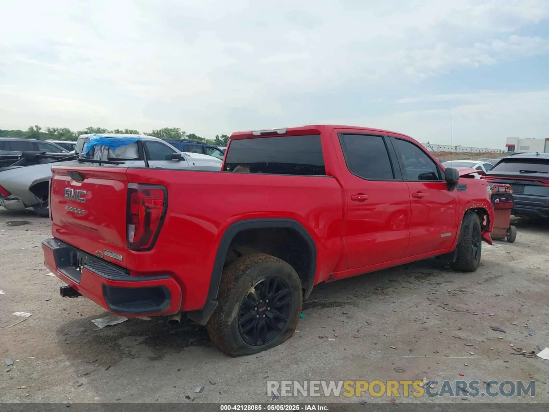 4 Photograph of a damaged car 3GTP8CEK6MG175115 GMC SIERRA 1500 2021