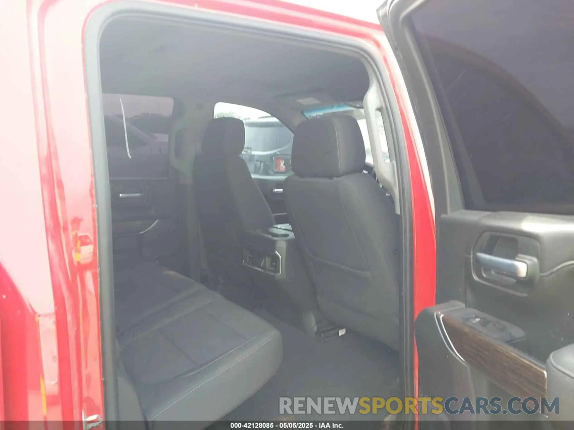 8 Photograph of a damaged car 3GTP8CEK6MG175115 GMC SIERRA 1500 2021